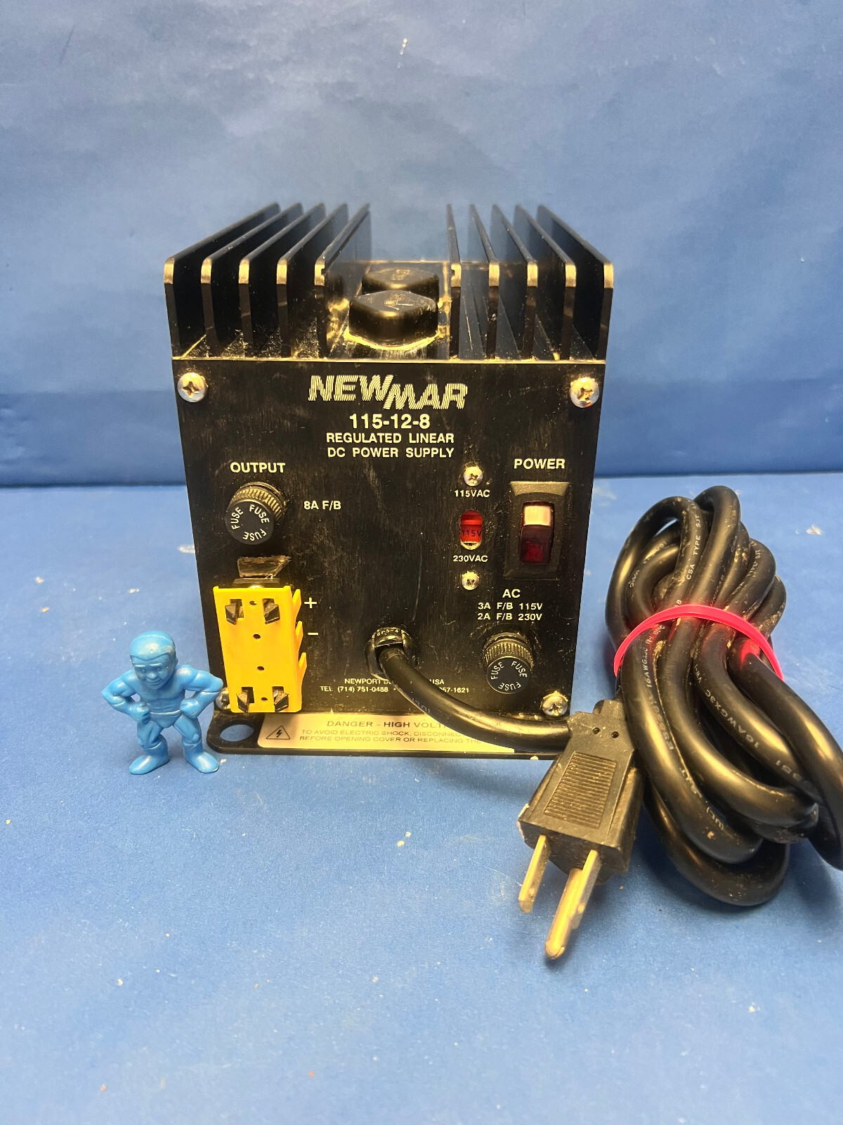Newmar 115-12-8 Regulated Linear Power Supply 115/230 VAC to 12 VDC 8 AMPS