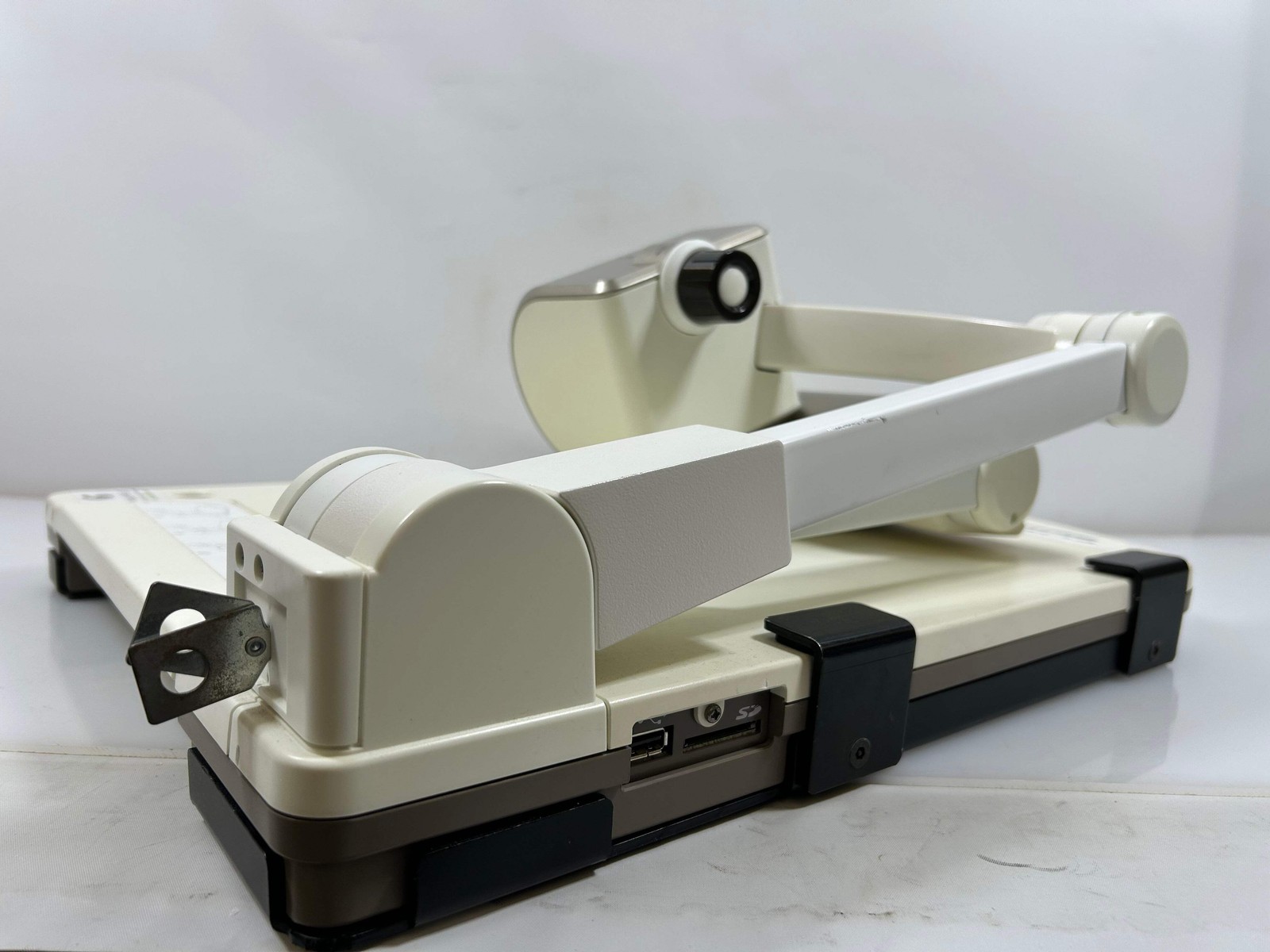 Elmo P30HD Visual Presenter Document Camera