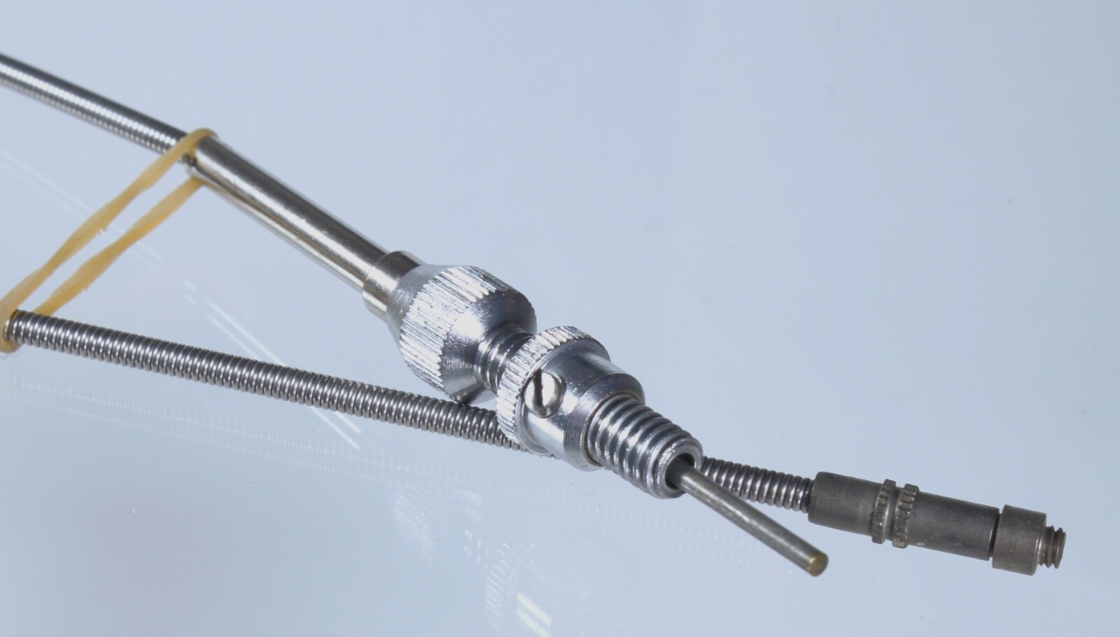 Shutter Cable for camera / grip connection - 16” flex-spring - unbranded