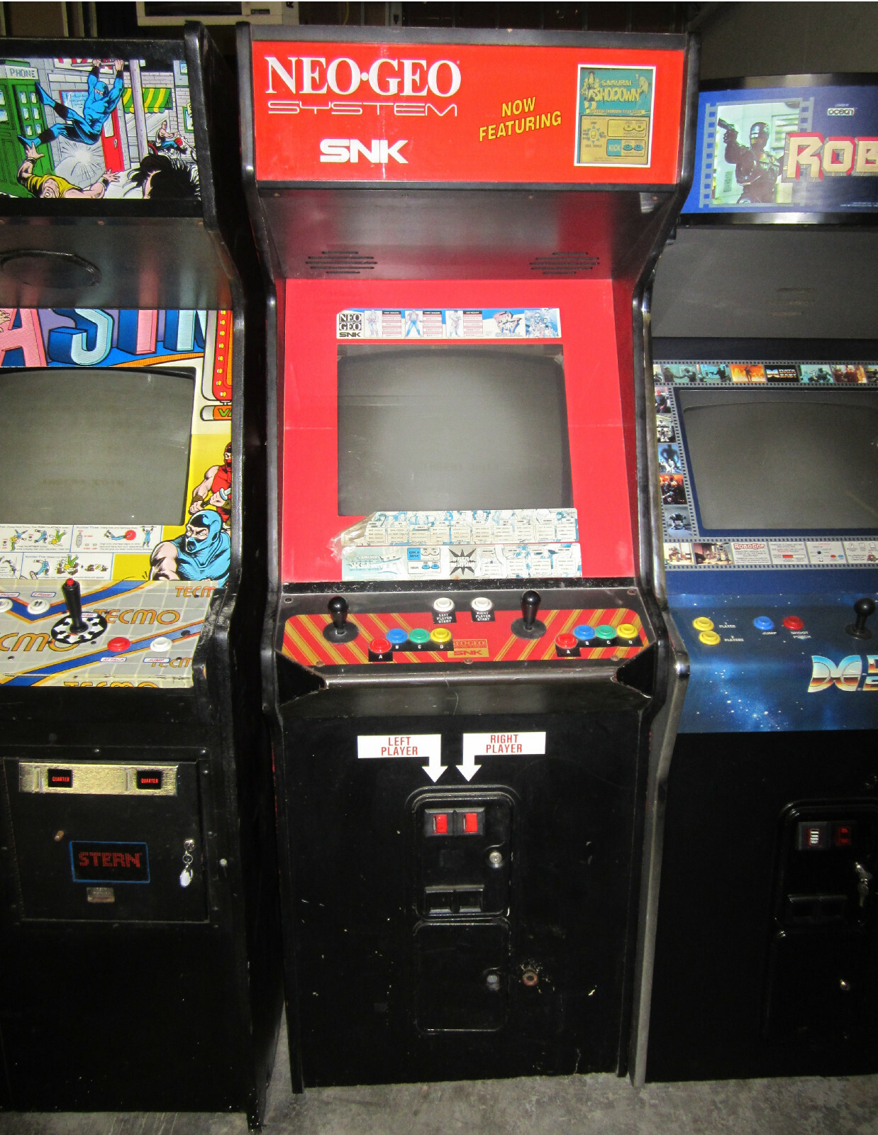 NEO GEO ARCADE MACHINE by SNK 1989 (Excellent Condition) *RARE*