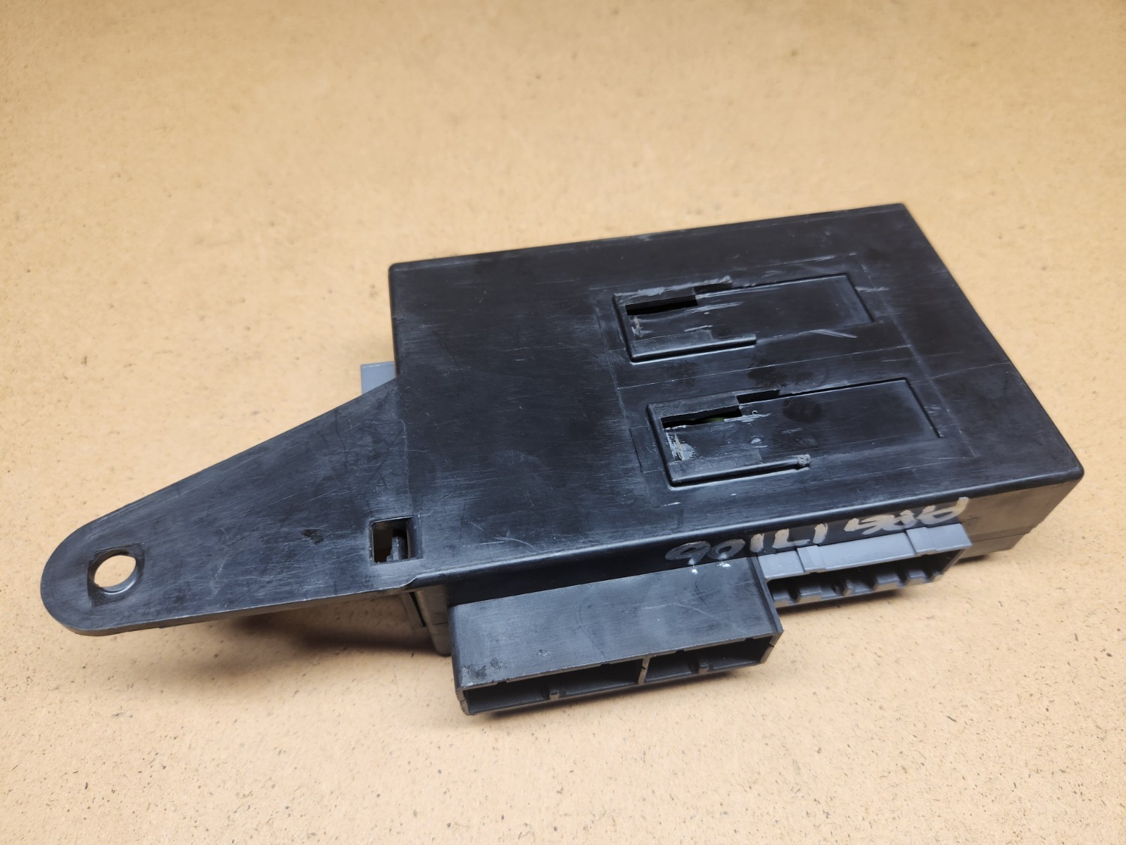 1999-2000 Ford Ranger GEM Module Part# YL5T-14B205-AA