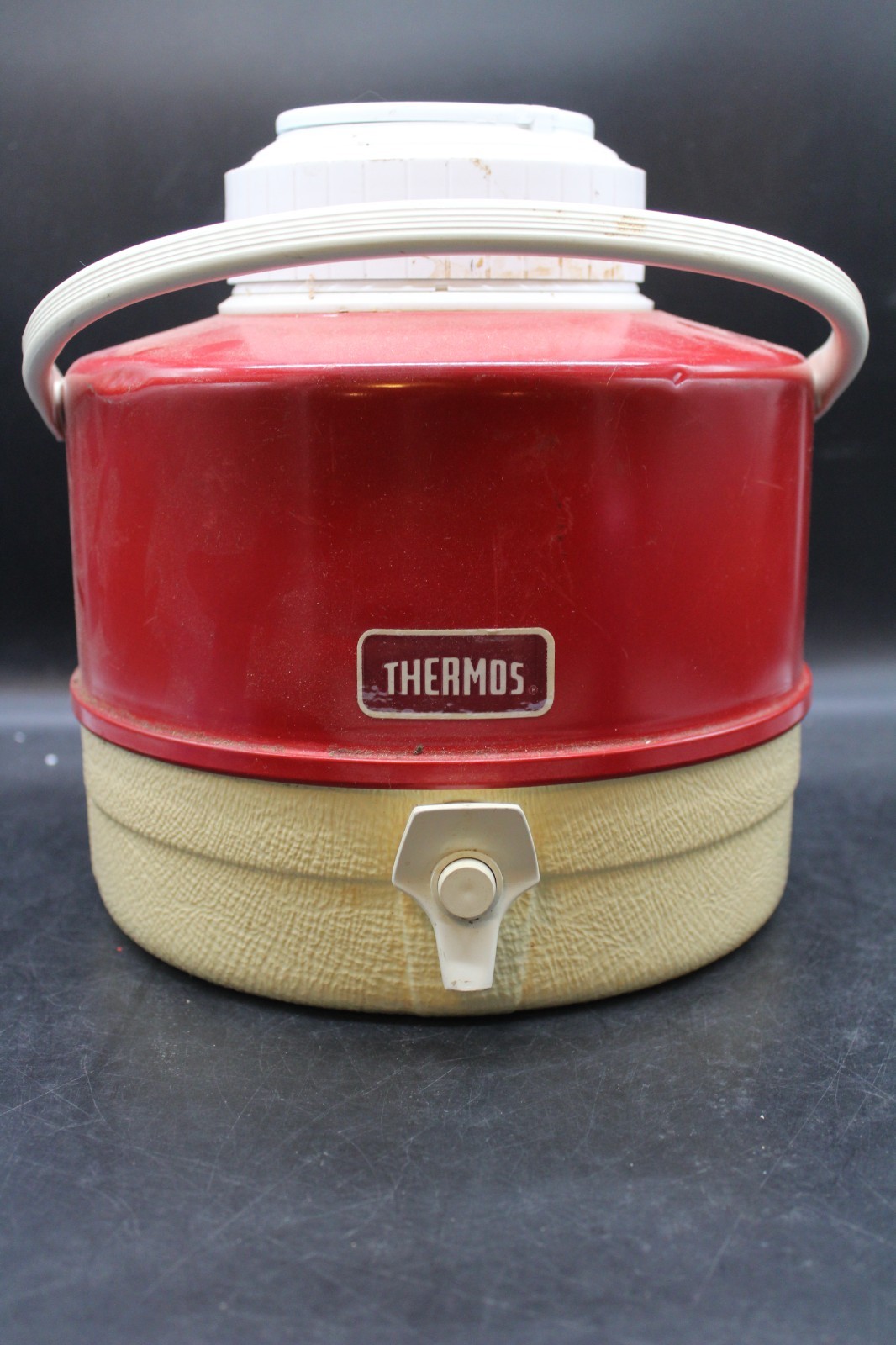 Vintage THERMOS PICNIC JUG Red Water Beverage Cooler 1 Gallon with Pour Spout