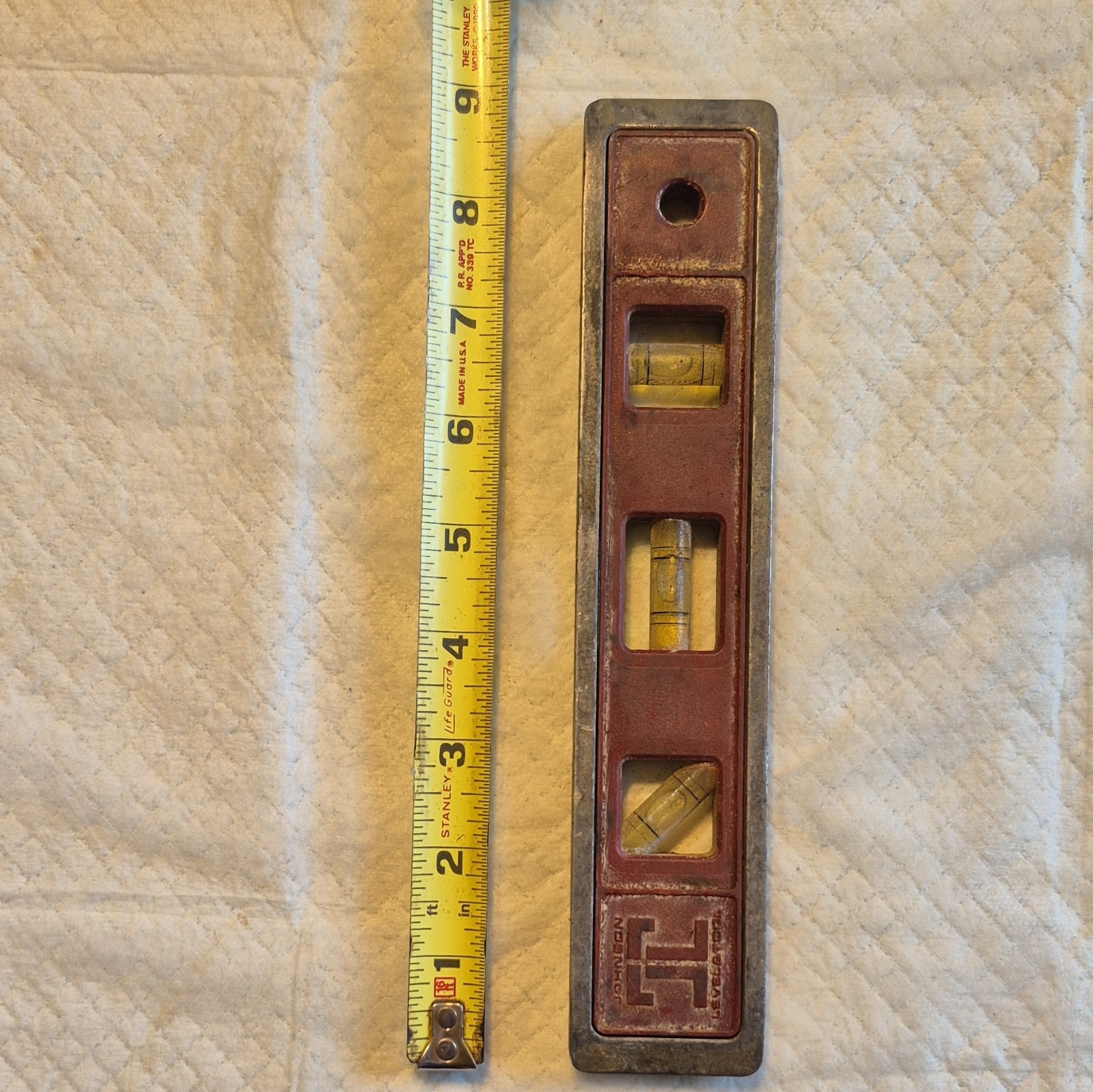 Johnson Torpedo Level 9in Metal Red/Silver w/ 3 Bubble Vials Portable