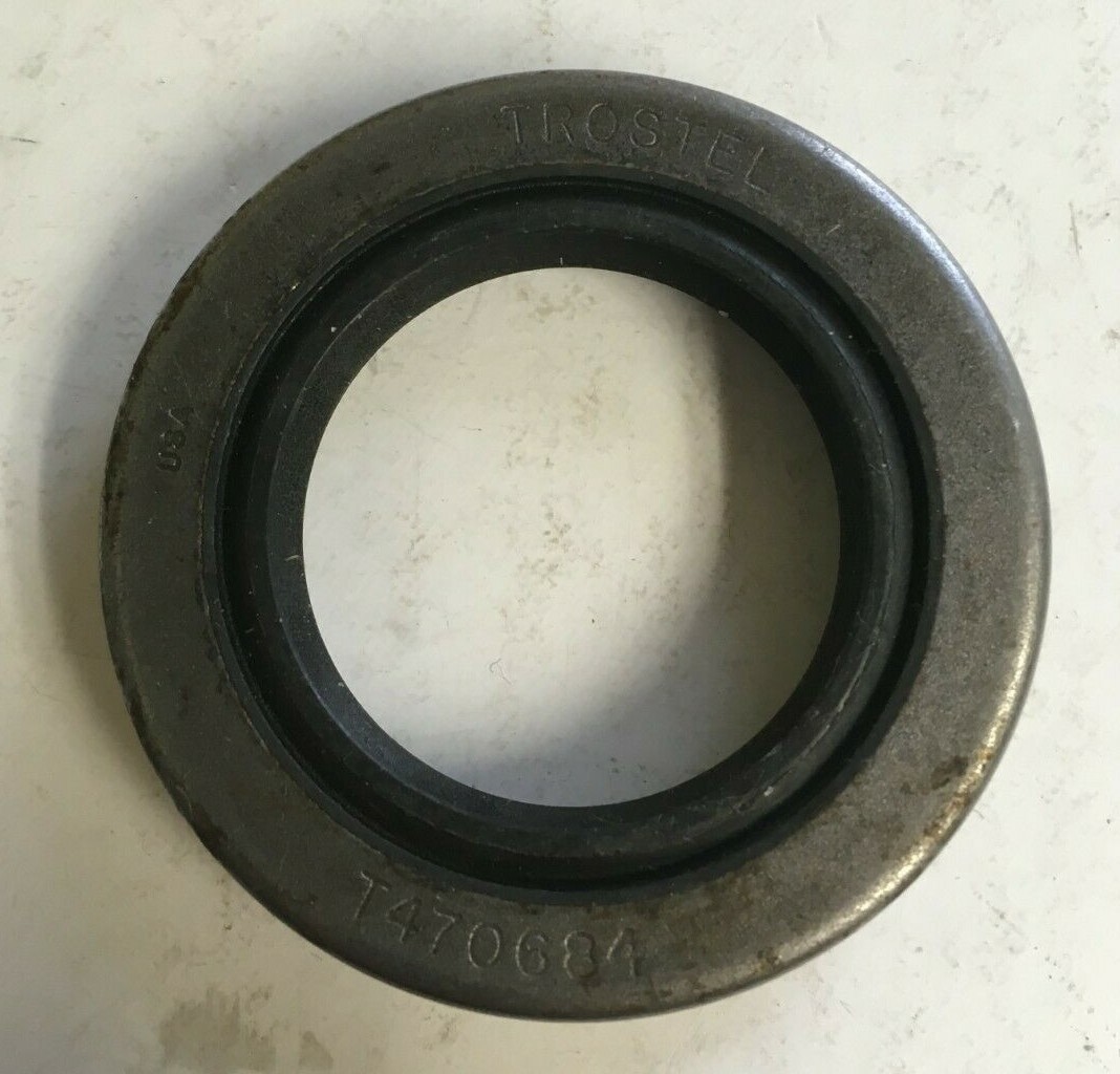 Rear Seal NORS Standard or Auto 1937-58 Chrysler Dodge DeSoto Plymouth 670752