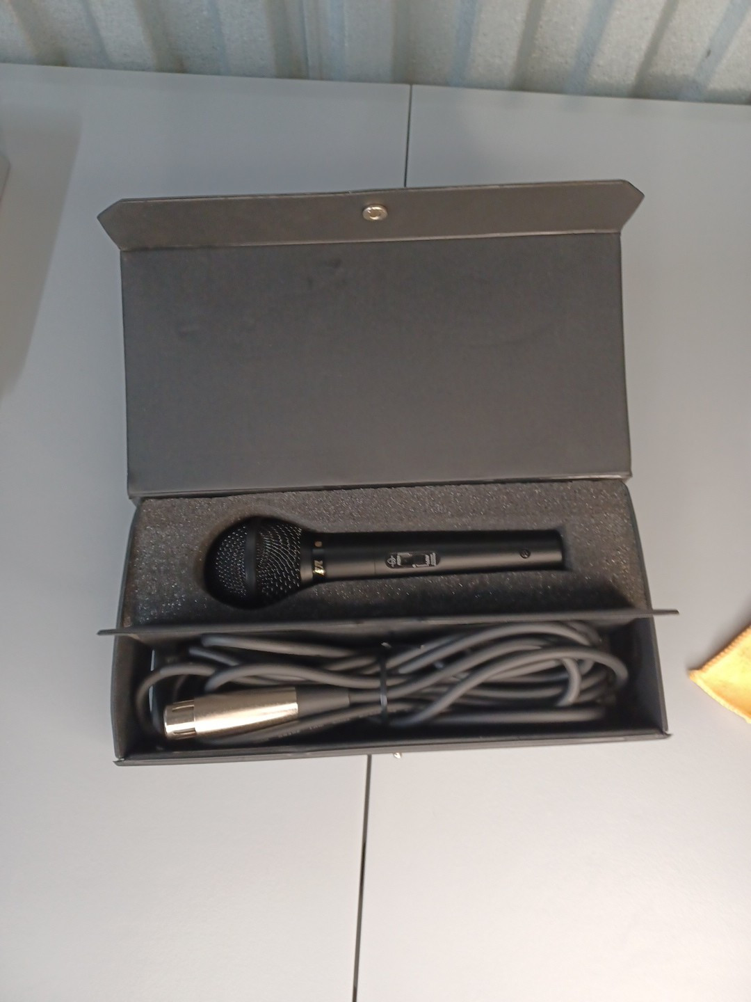 Microphone ER MC-101 Dynamic Unidirectional Professional MINT Open Box !