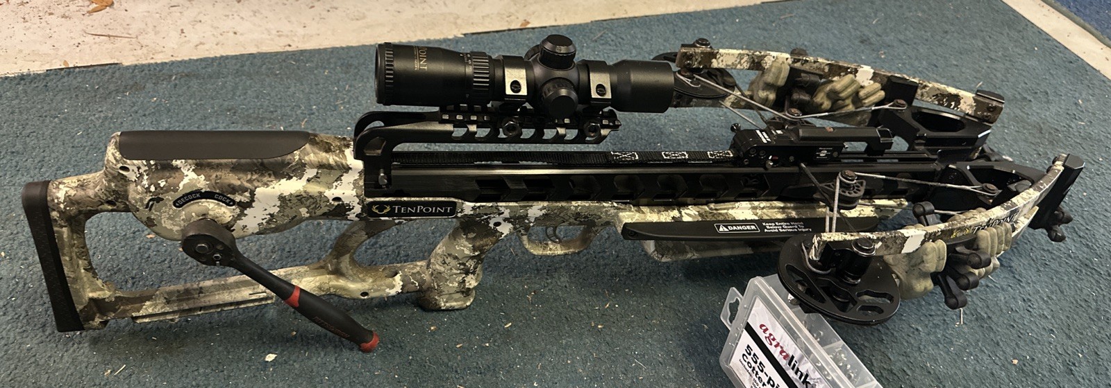 TenPoint Viper S400 Crossbow w/scope camo