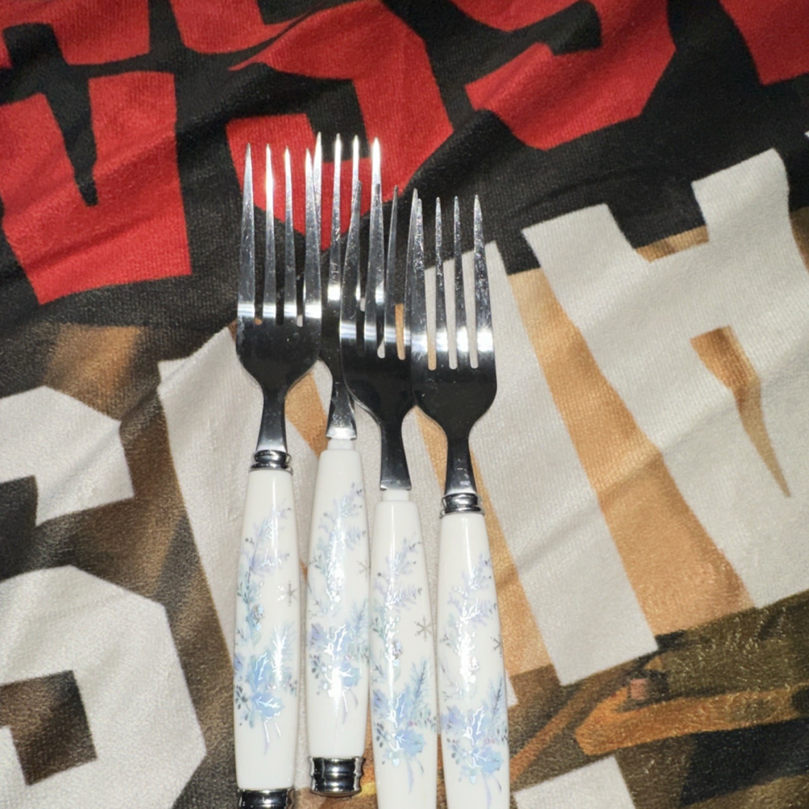 Pfaltzgraff Floral Handle Fork Set of 4 White Blue Stainless Steel