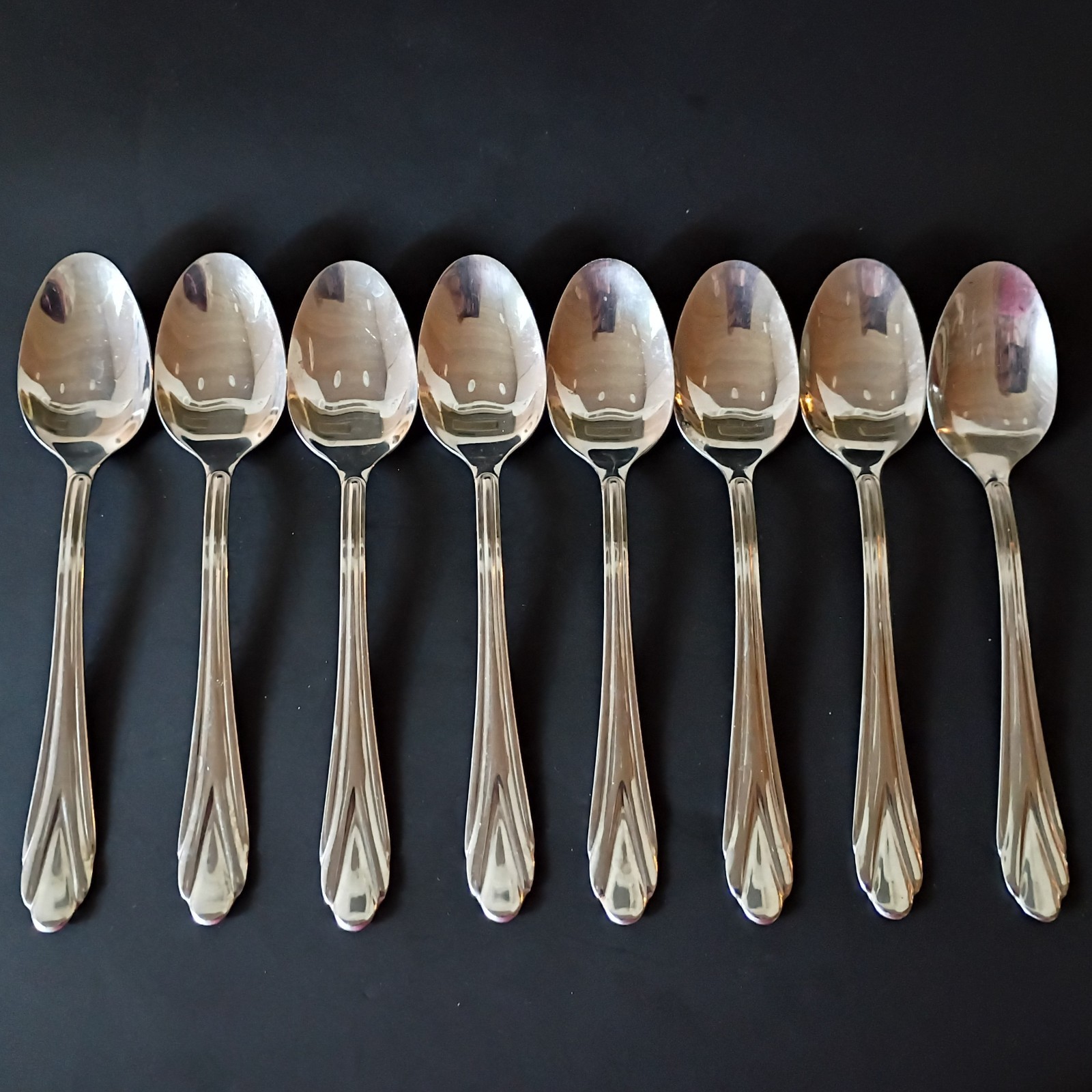Hampton Silversmiths ROSE Stainless Flatware 45 Pcs, 8 Place Settings