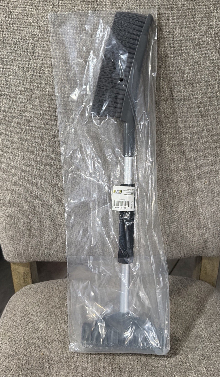 Snow Brush With Ice Scraper For Auto Windshield 22 in (2 ft) Black Used