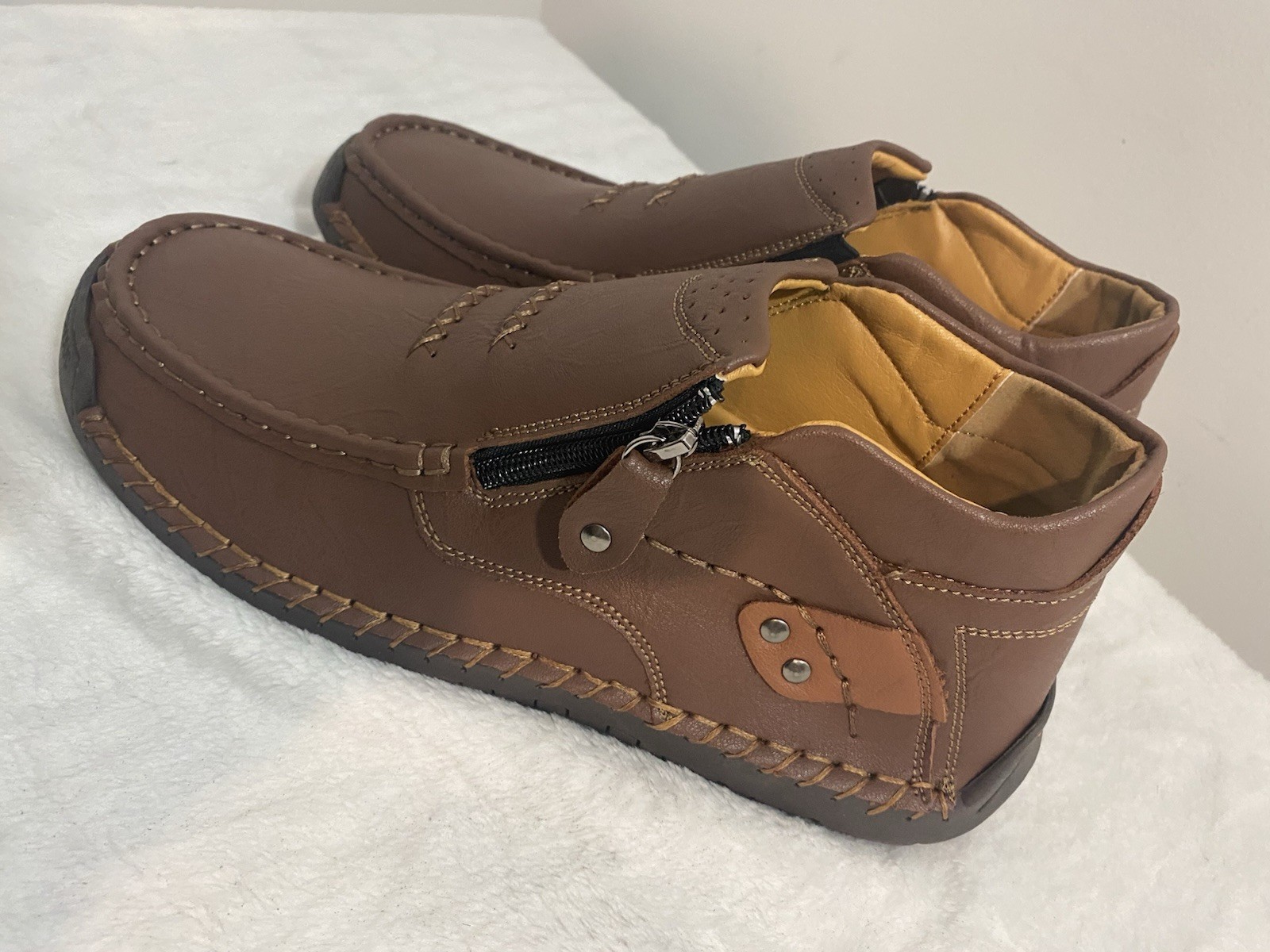 Men's 100% Caoutchouc loafers casual Leather Shoes (Size 43) Brown Or Black NWOT