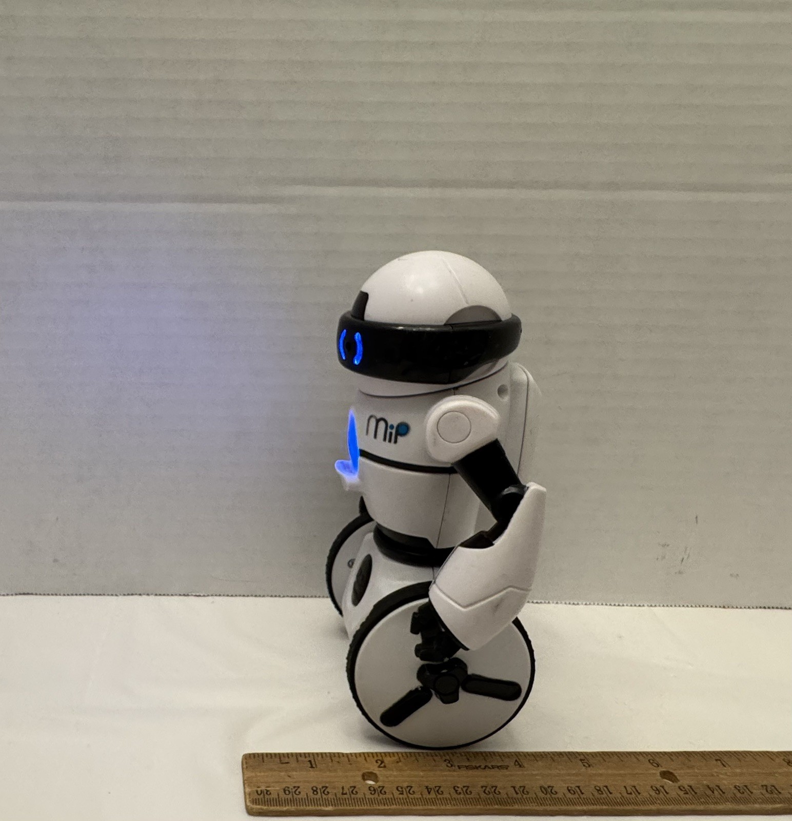 WowWee MiP White & Black Robot, Self Balancing Tested & Working!