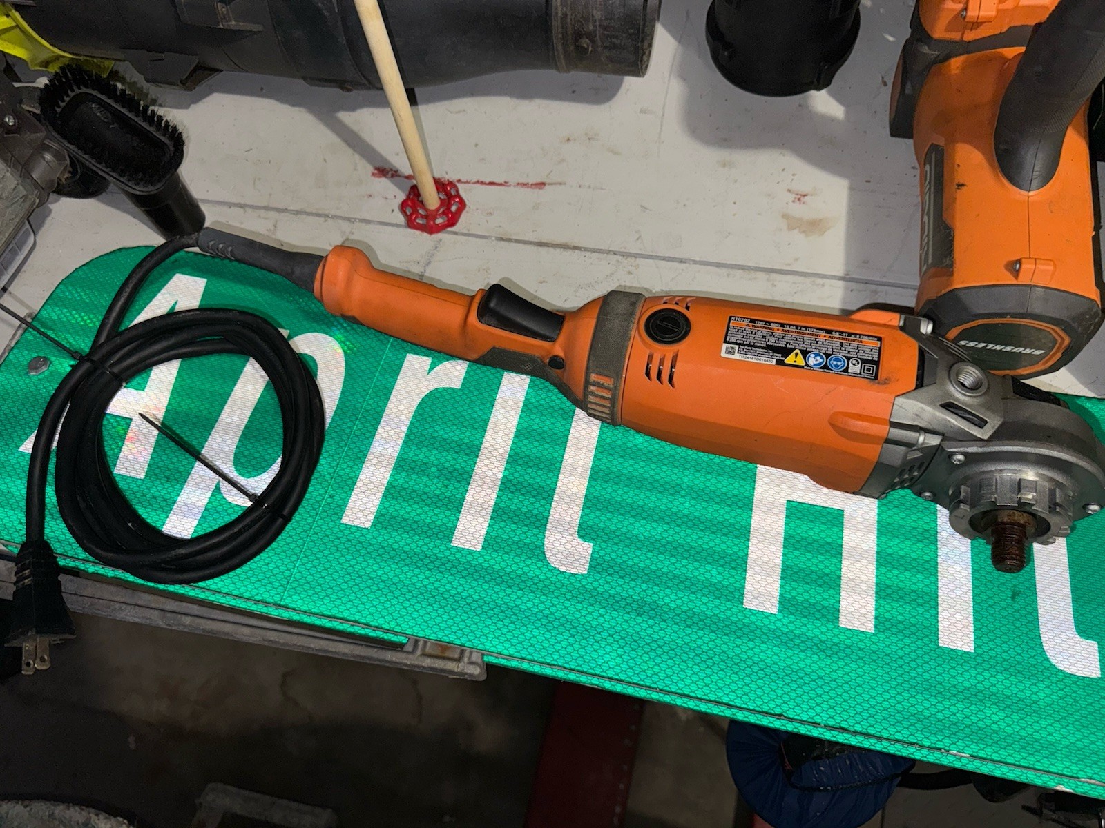 RIDGID R10202 7” Twist Handle Angle Grinder Corded 120V 15A Used