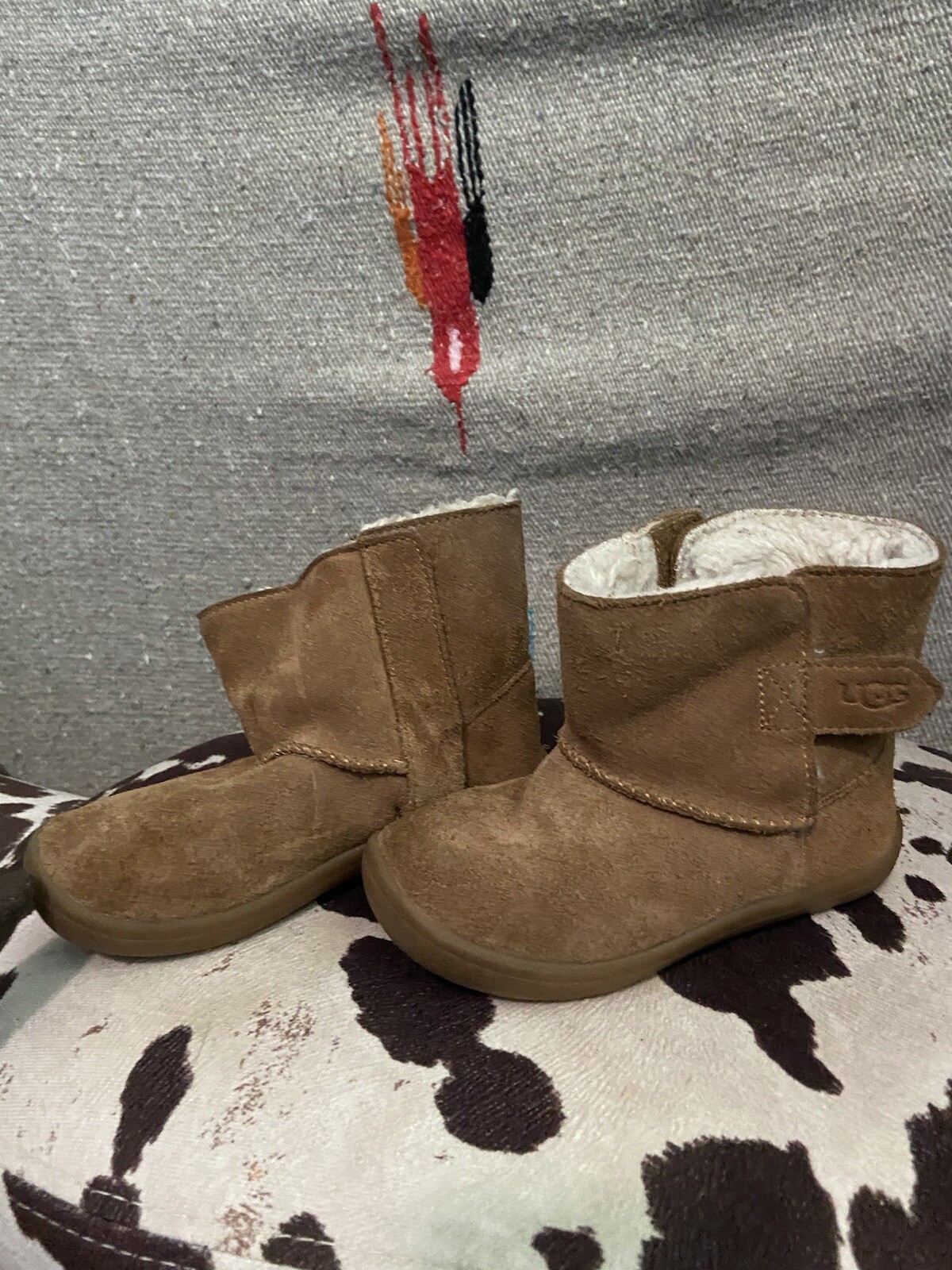 Ugg Kids Keelan Boots Sz 9
