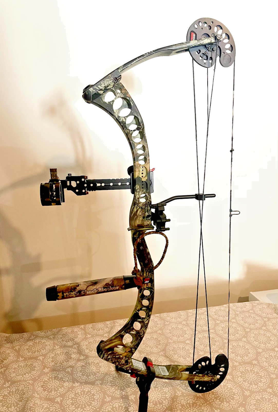 Archery Resherch Camo compound bow