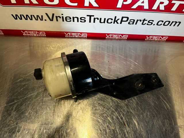 PACCAR KENWORTH PETERBILT POWER STEERING RESERVOIR WITH BRACKET