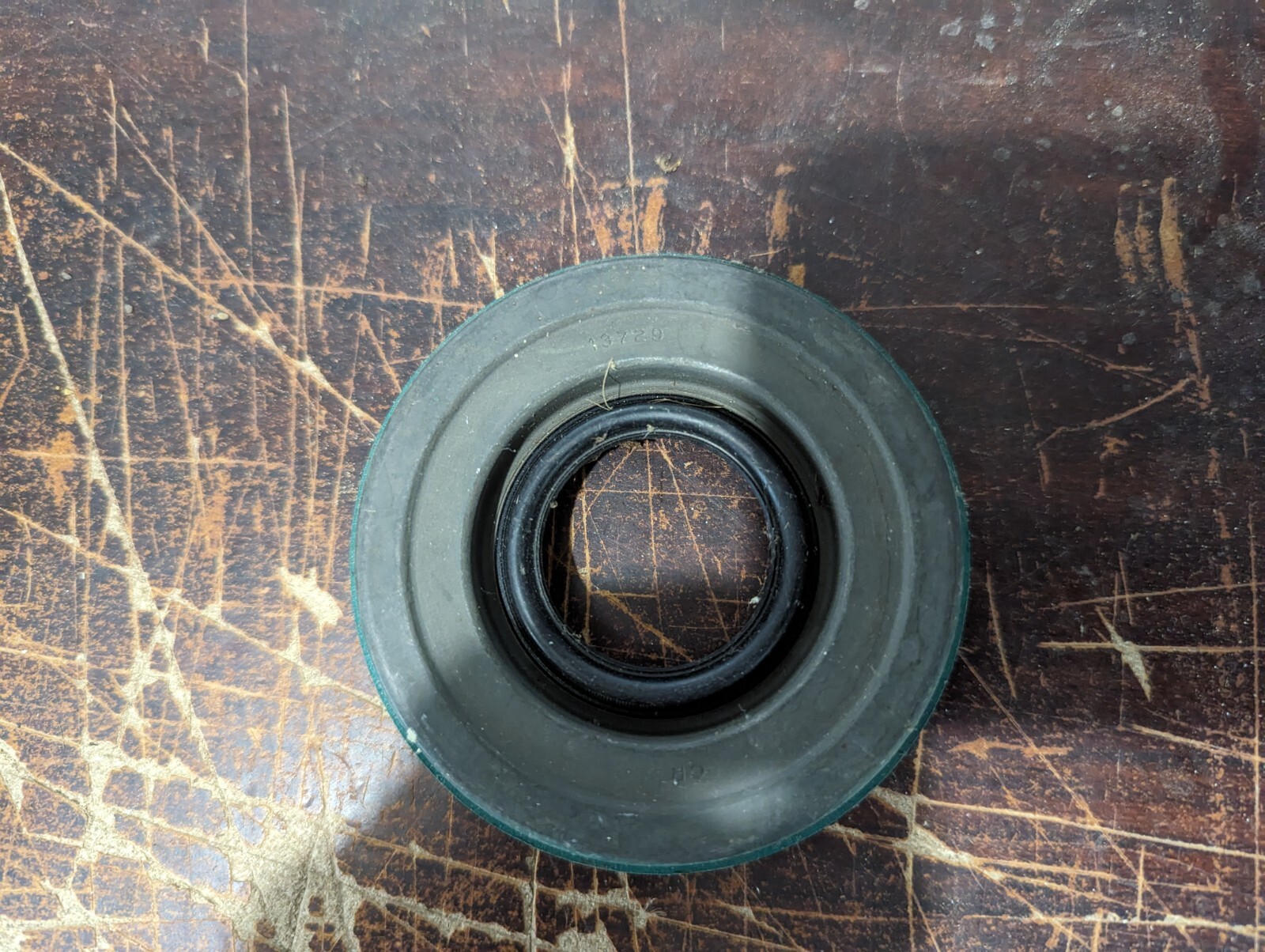 Transfer Case Output Shaft Seal CR 13729 (GEE)