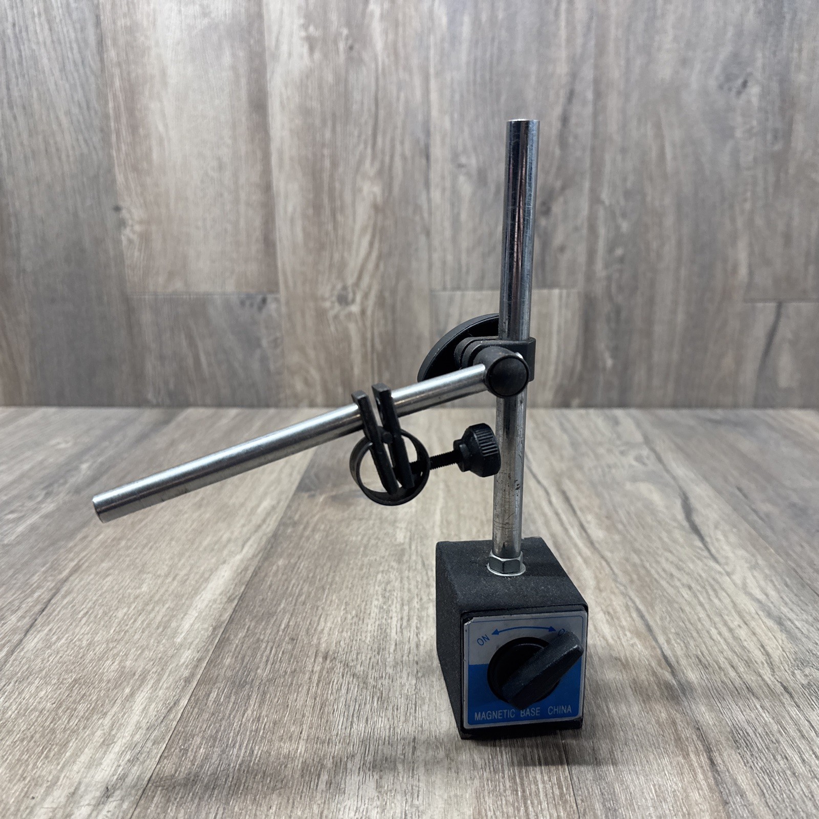 Generic Magnetic Indicator Base / Stand 9" Tall x 2" by 2.5" Base Preowned