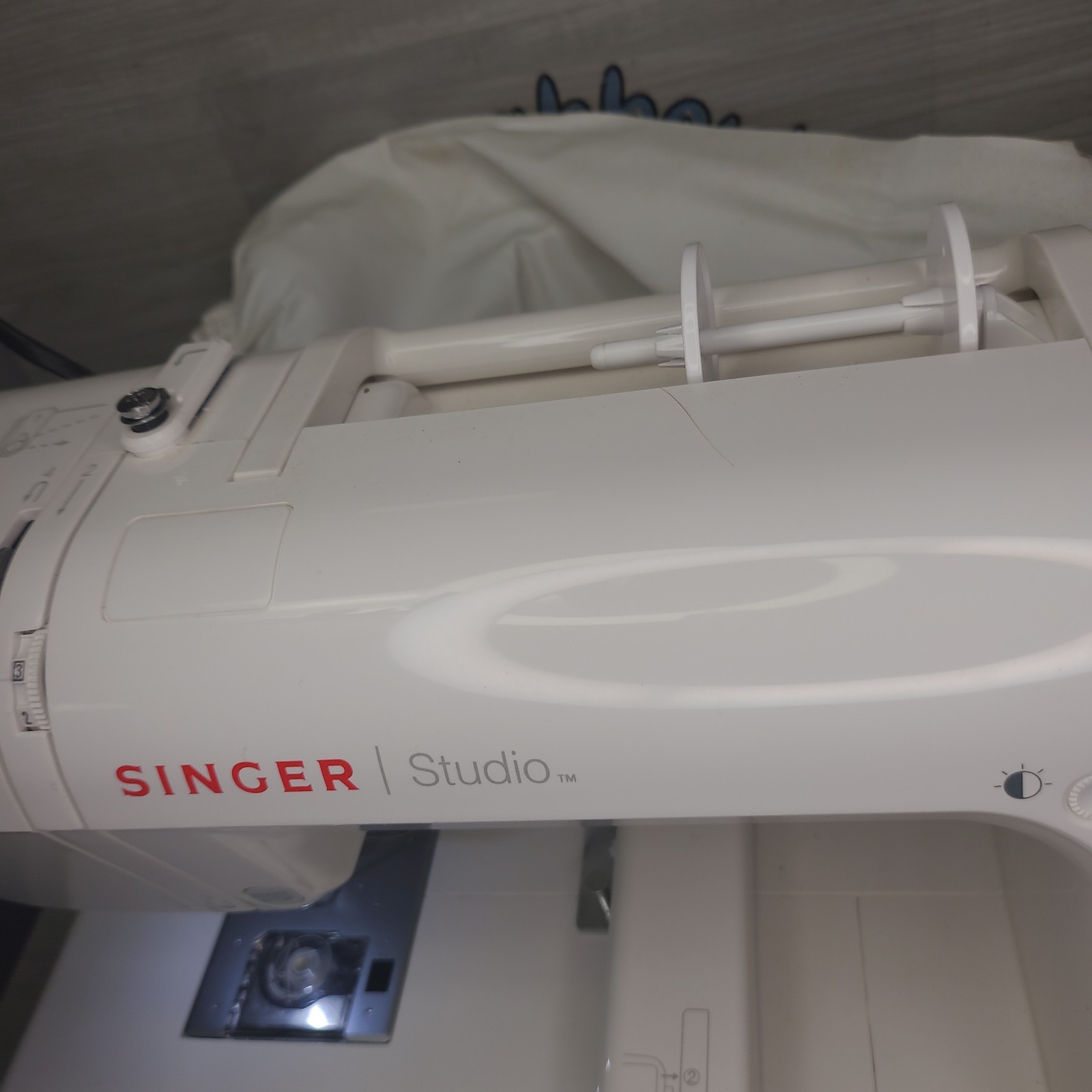 Singer Studio S10 Computerized Embroidery Machine Complete In Box With Extras!
