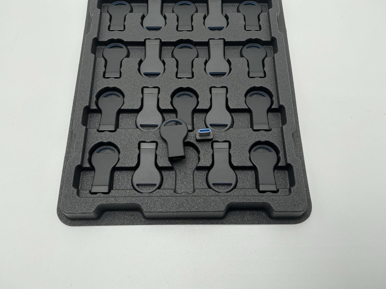 Tray Of 20x New FIDO2 usb-c security key Yubikey Zukeys