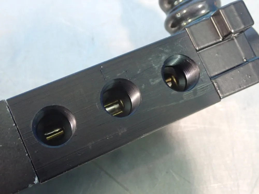 PARKER PNEUMATIC DIRECTIONAL SPOOL VALVE 529811000