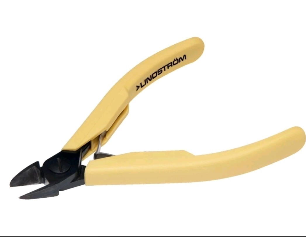 Lindstrom 8132 - Precision Diagonal Cutter w/Oval Head & ESD Safe Handle,