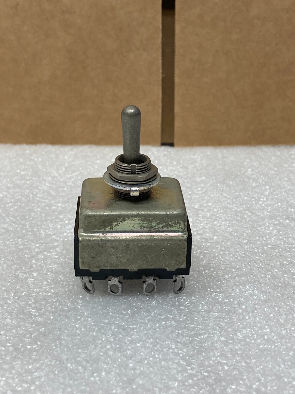CUTLER HAMMER TOGGLE SWITCH 7663K5 NEW