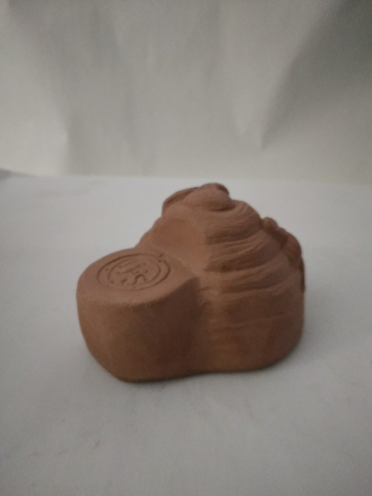 Terra Cotta Pot Riser Bee Skeep TFS Figural Decorative Figurine