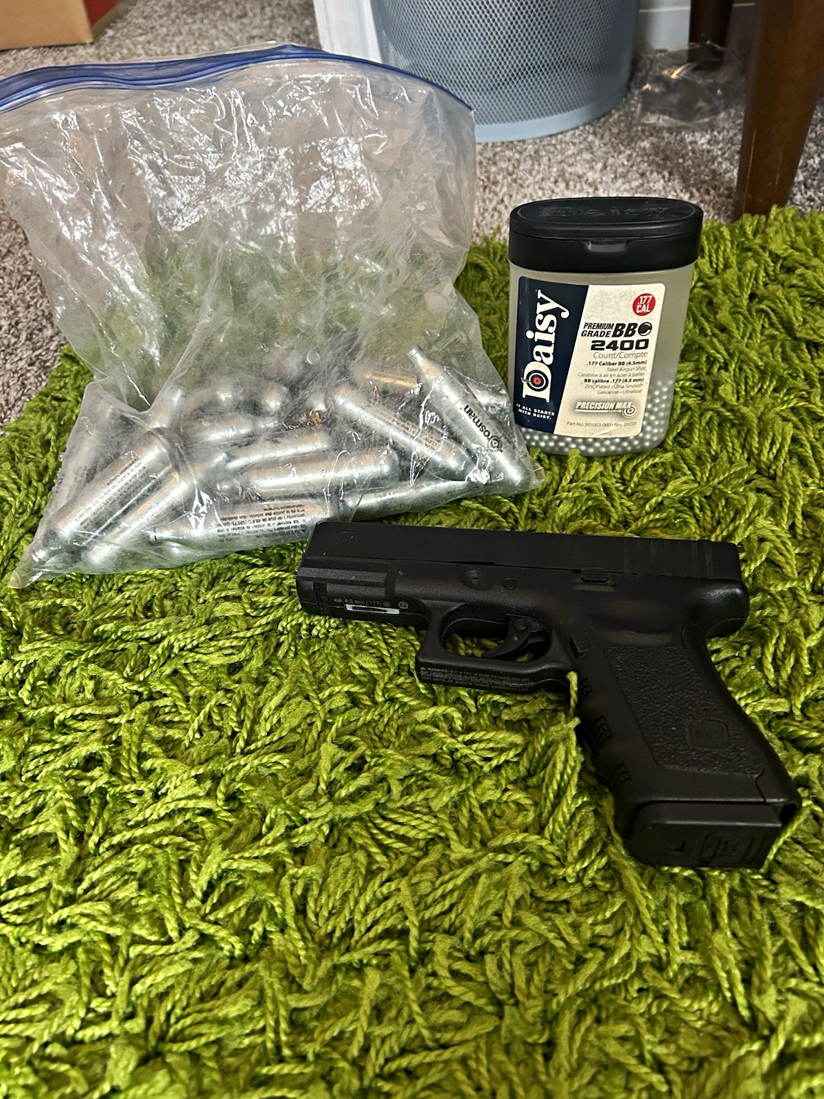 Glock 19 .177 Cal CO2 BB GUN GUW019 C02, BBS, and Hex INCLUDED