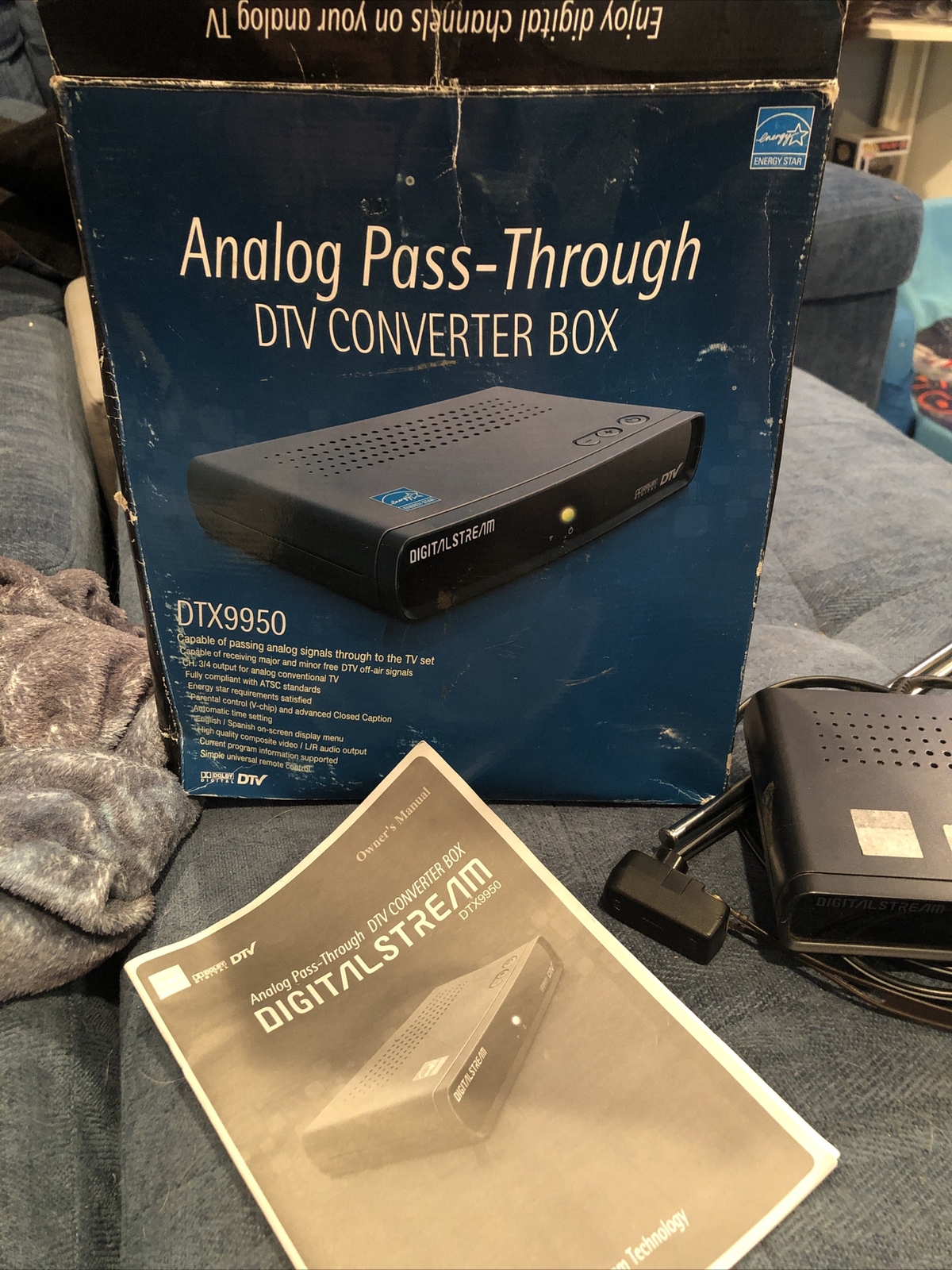 Digital Stream DTX9950 Analog Pass-Through DTV Converter with Cables *NO REMOTE*