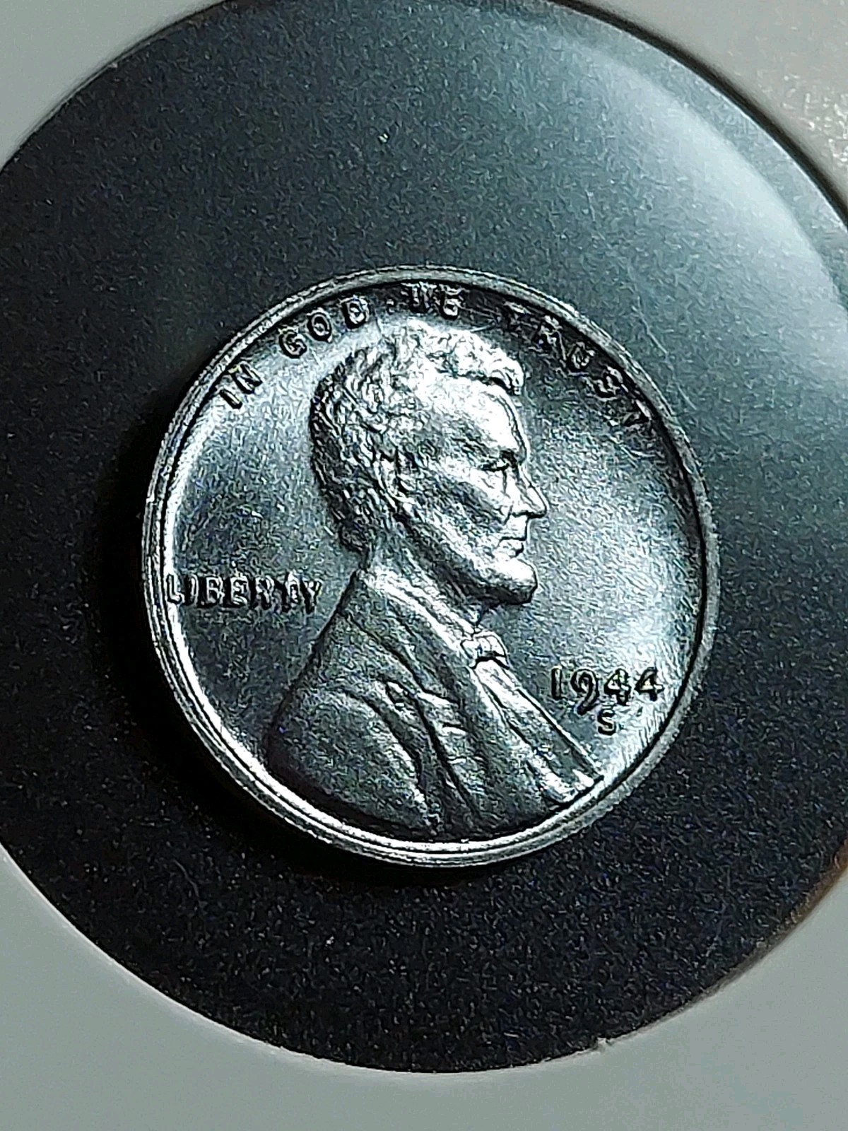 RARE ART OLD NOVELTY STEEL COIN, STICK TO MAGNET PENNY 1944-S (2.7 GR.) DETAILS.