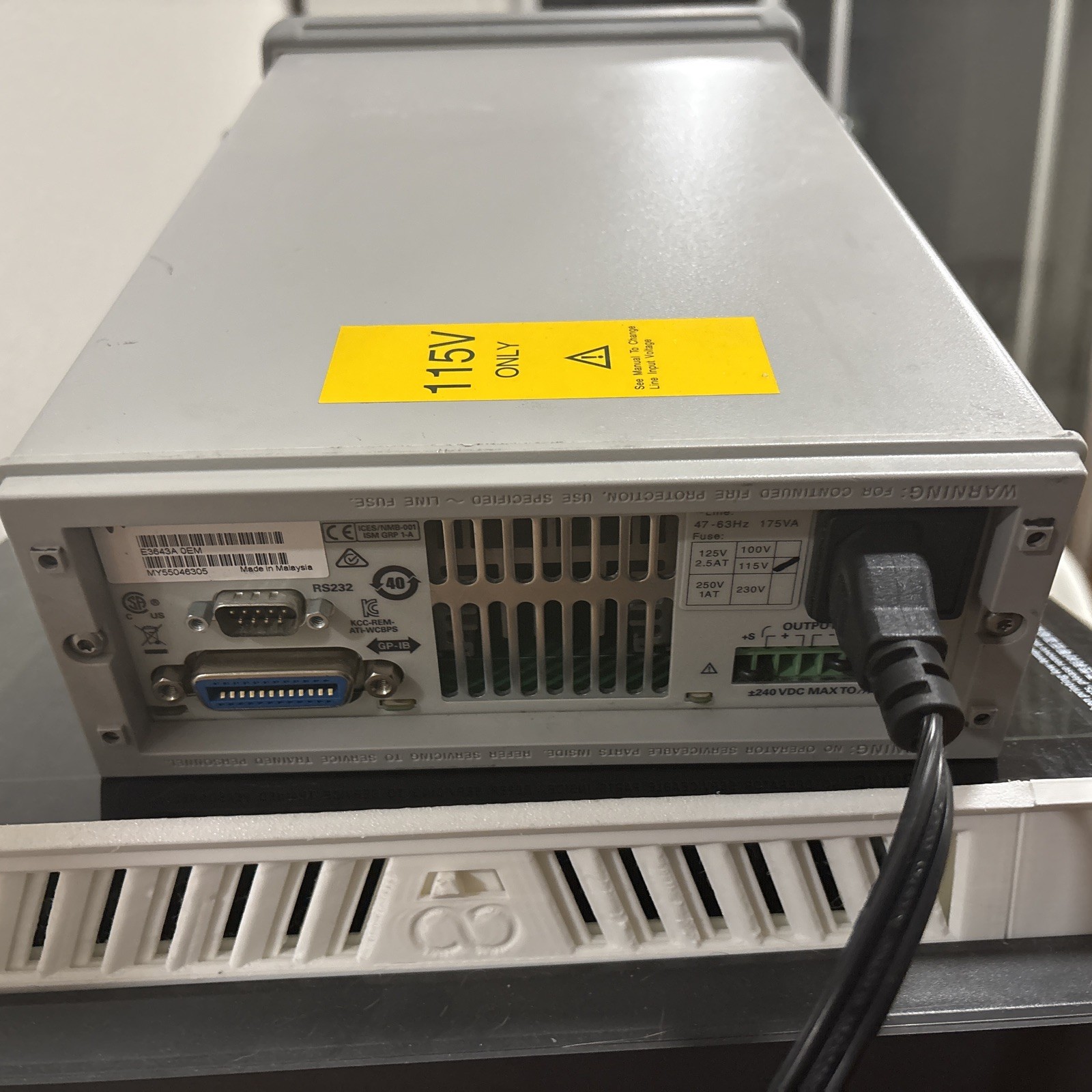 Agilent E3643A DC Power Supply, 0-35V, 1.4A / 0-60V, 0.8A