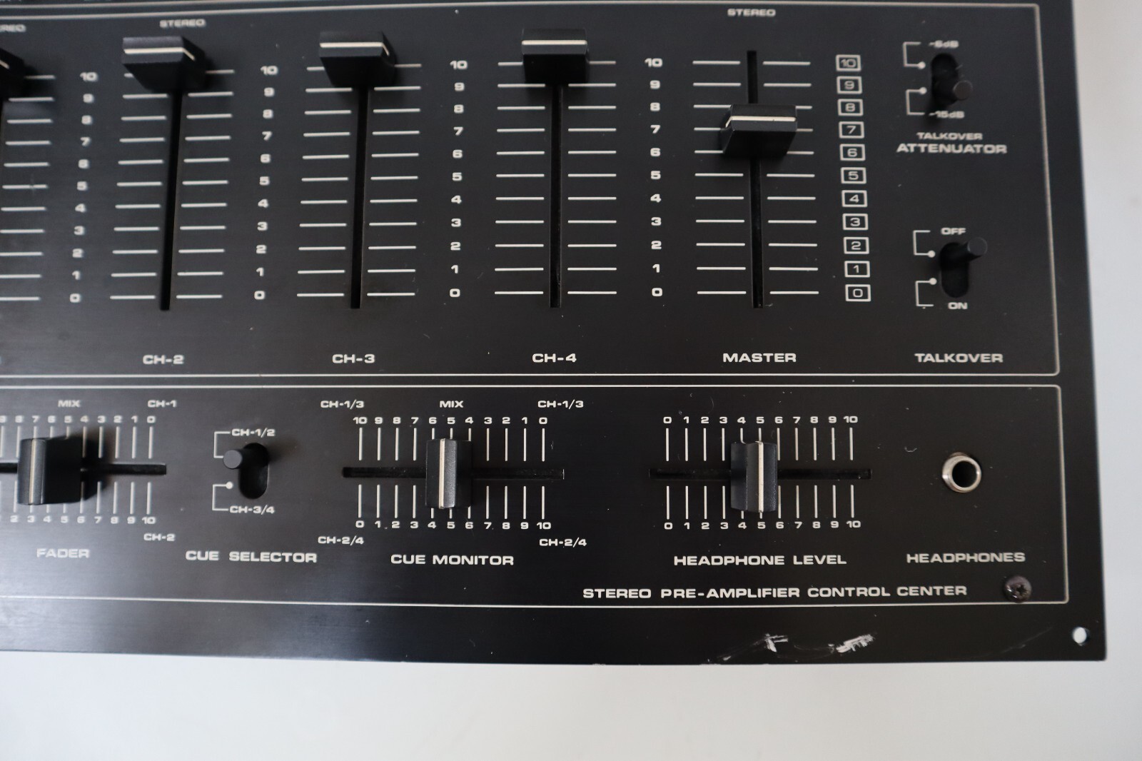 Numark DM-1450 Studio Audio Master Stereo Pre-Amplifier Control Center - Working