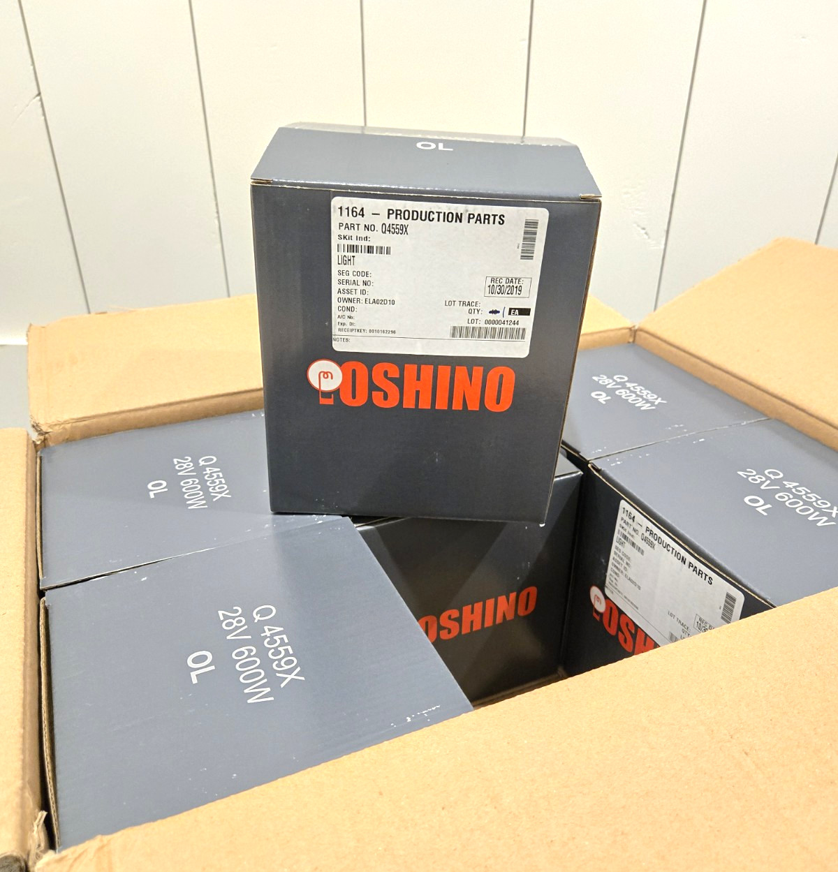 (6) Oshino Q4559X Aircraft Landing Lights PAR64 28V 600W Sealed Beam Lamps *NIB*