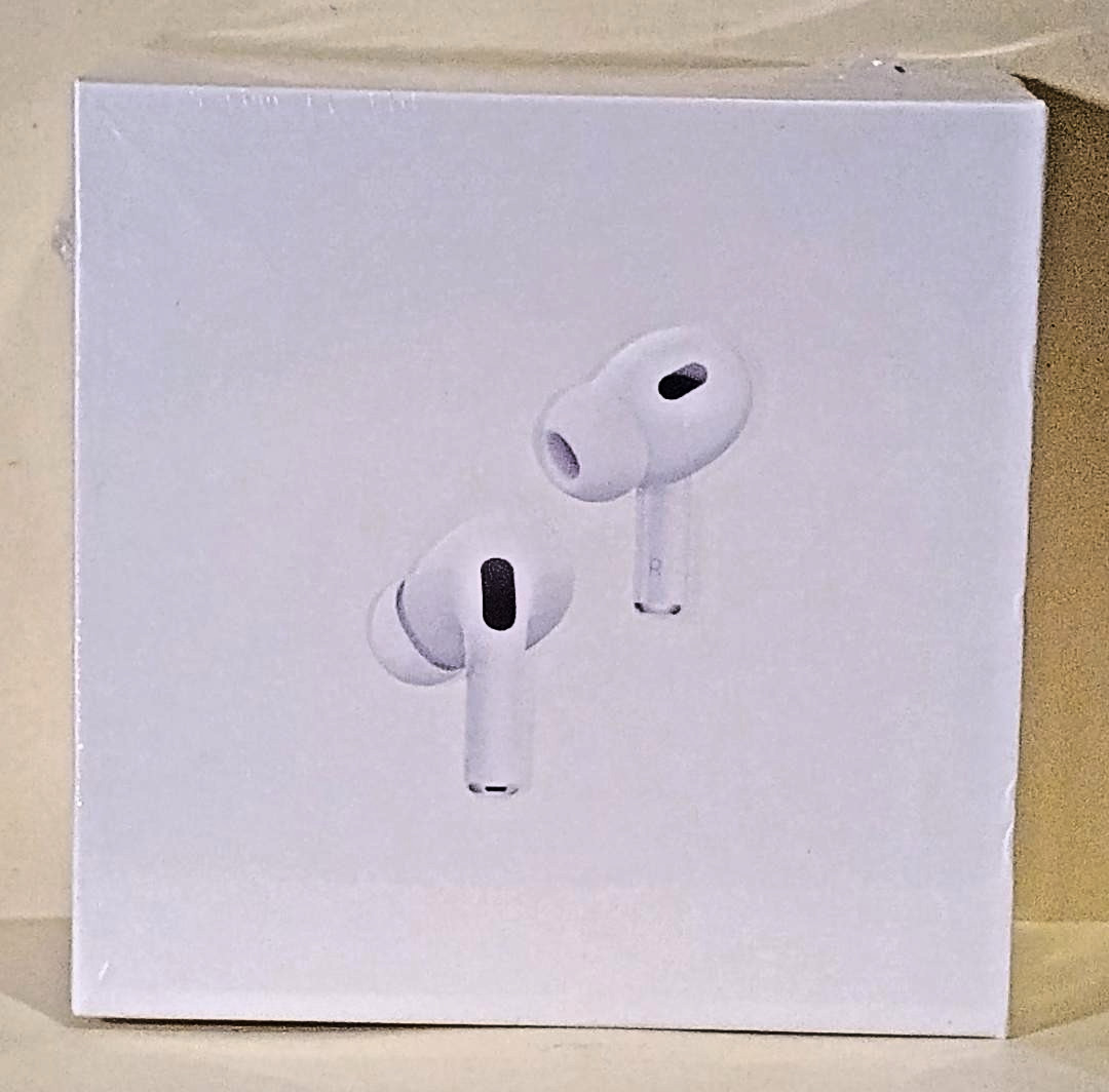 Earphones 2nd Generation With Magnetic Charging Case White NEW Sealed