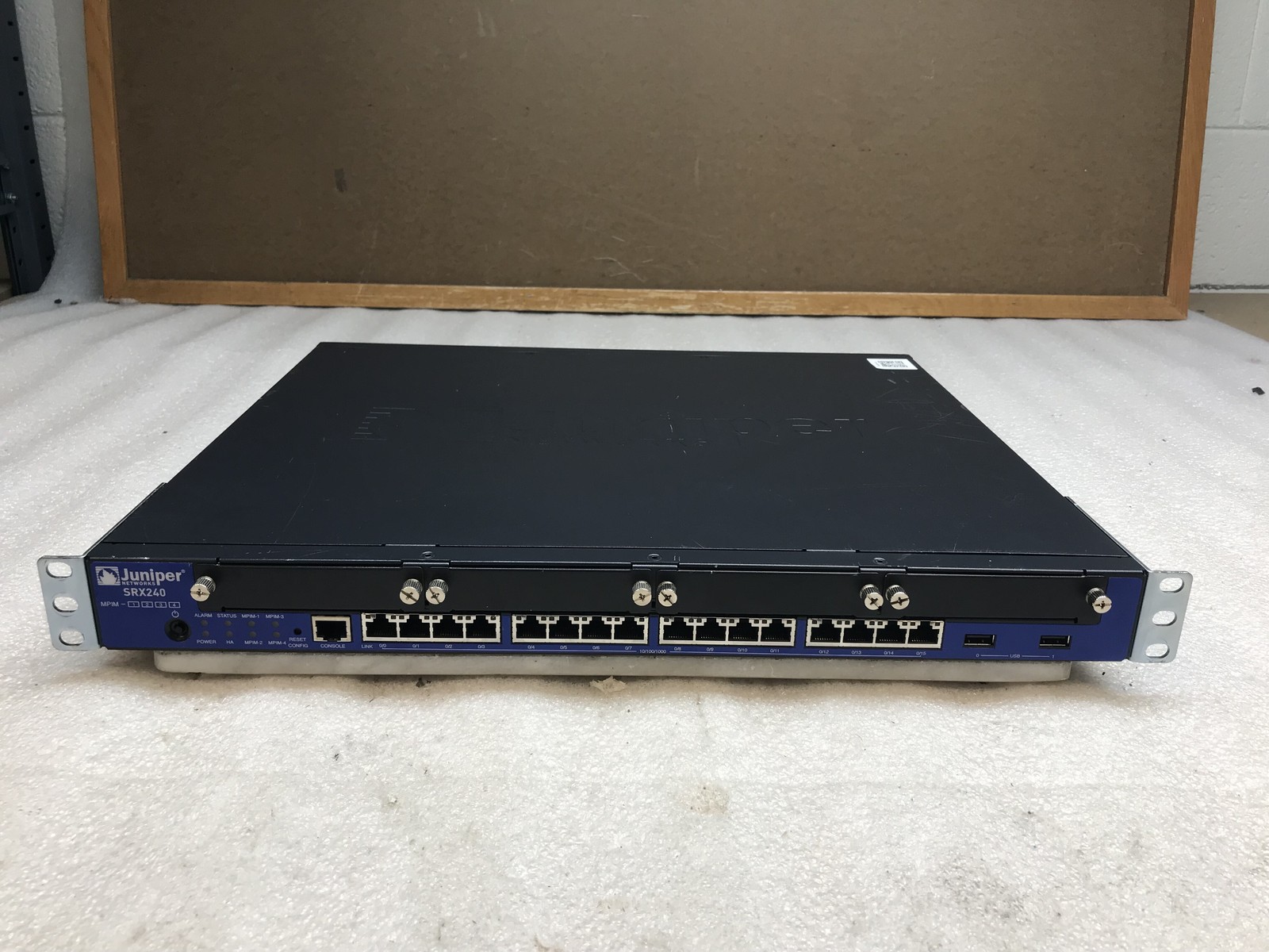 Juniper Networks SRX240H2 Services Gateway Firewall Router SRX240 Rack Ears
