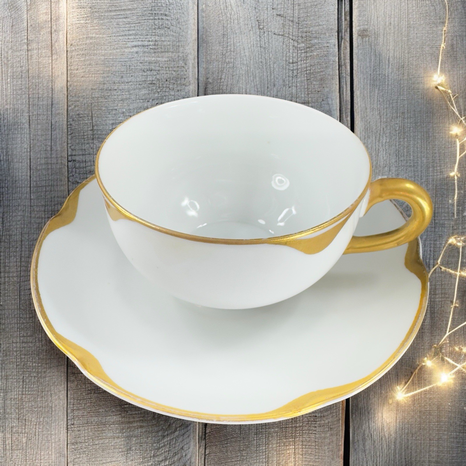 ROYAL OEG Austria VERAGOLD Gold Ivory Fine Porcelain Teacup And Saucer Set VTG