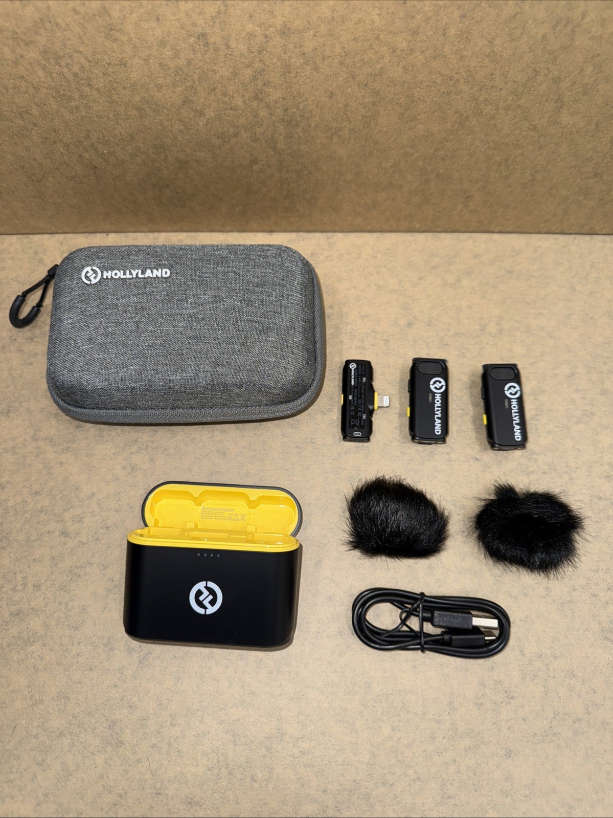 Hollyland Lark C1 Wireless Lavalier Microphone for iPhone, Plug & Play, 656ft
