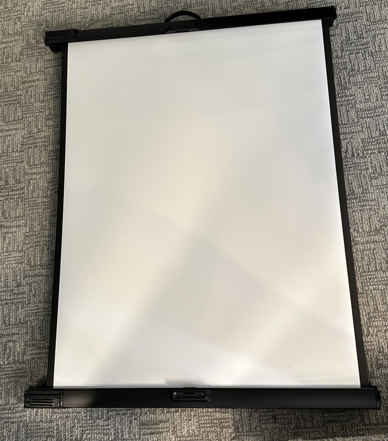 Da-Lite 40"x32" Projection Projector Screen Carpet Model With Carrying Case.