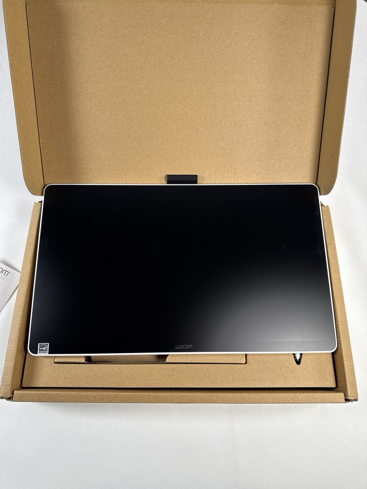 Wacom One 14 Creative Pen Display with HDMI Adapter