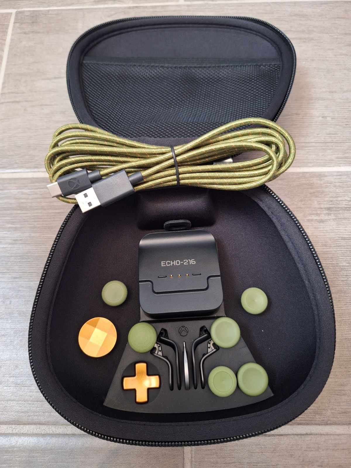 Xbox Elite Series 2 Wireless Controller UNSC Carring Case With Accessories.