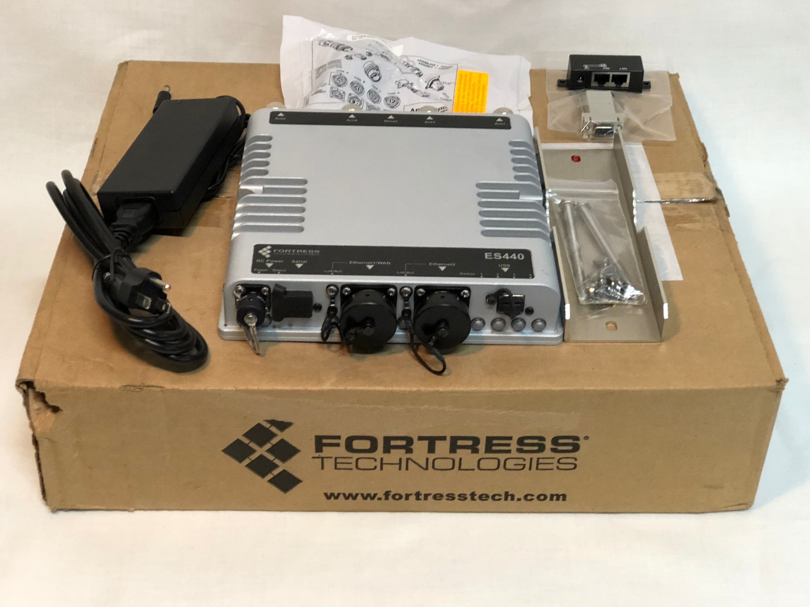 FORTRESS US MILITARY RUGGED INFRASTRUCTURE MESH POINT SECURE WIRELESS BRIDGE NEW