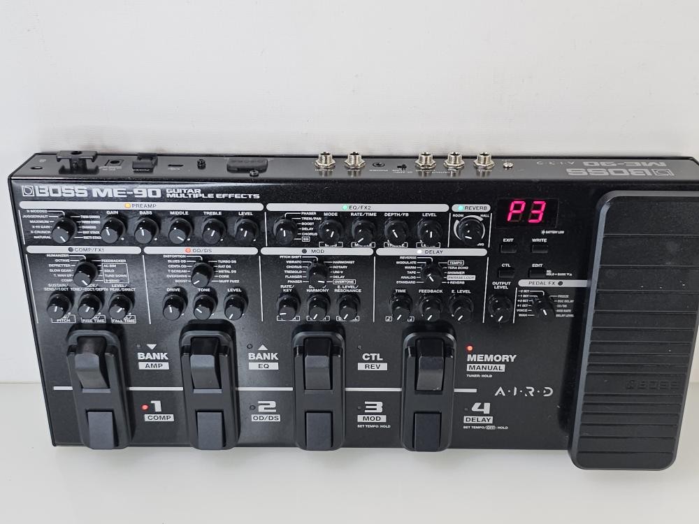 Boss ME-90 Guitar Multi-Effects Processor Effects Pedal (AM1098093)