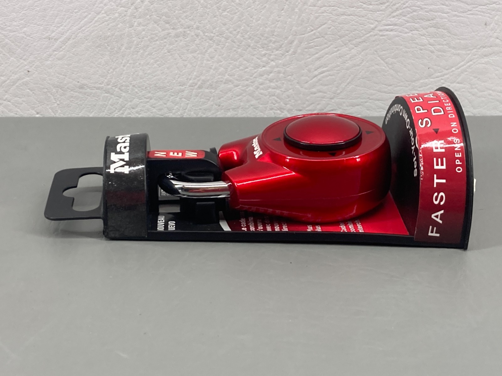 Master Lock Speed Dial Resettable Combination 1500iD Directional Movement Red