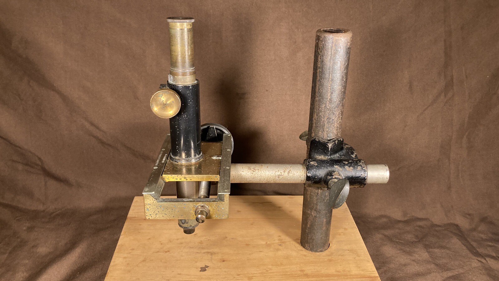 Antique Scientific Materials Co. Microscope / Comparometer ? Lab Equipment