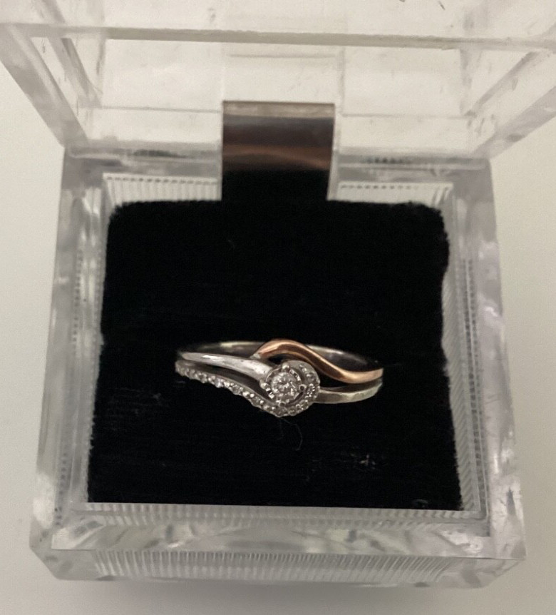 Sterling Silver Wedding Ring with .10CT Center Diamond size 5.75