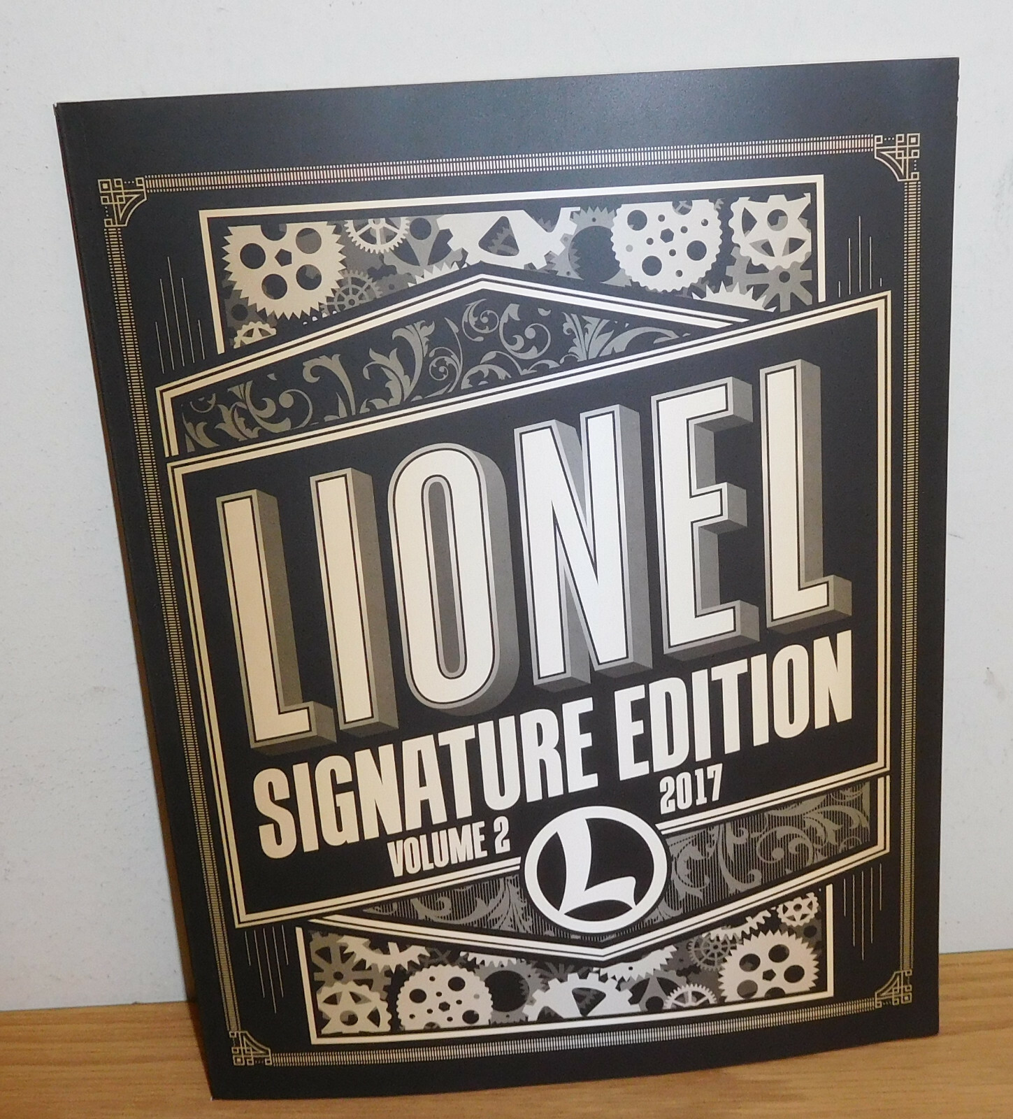 Lionel Trains 2017 Volume 2 Catalog Book Scale O Gauge Lionchief Legacy