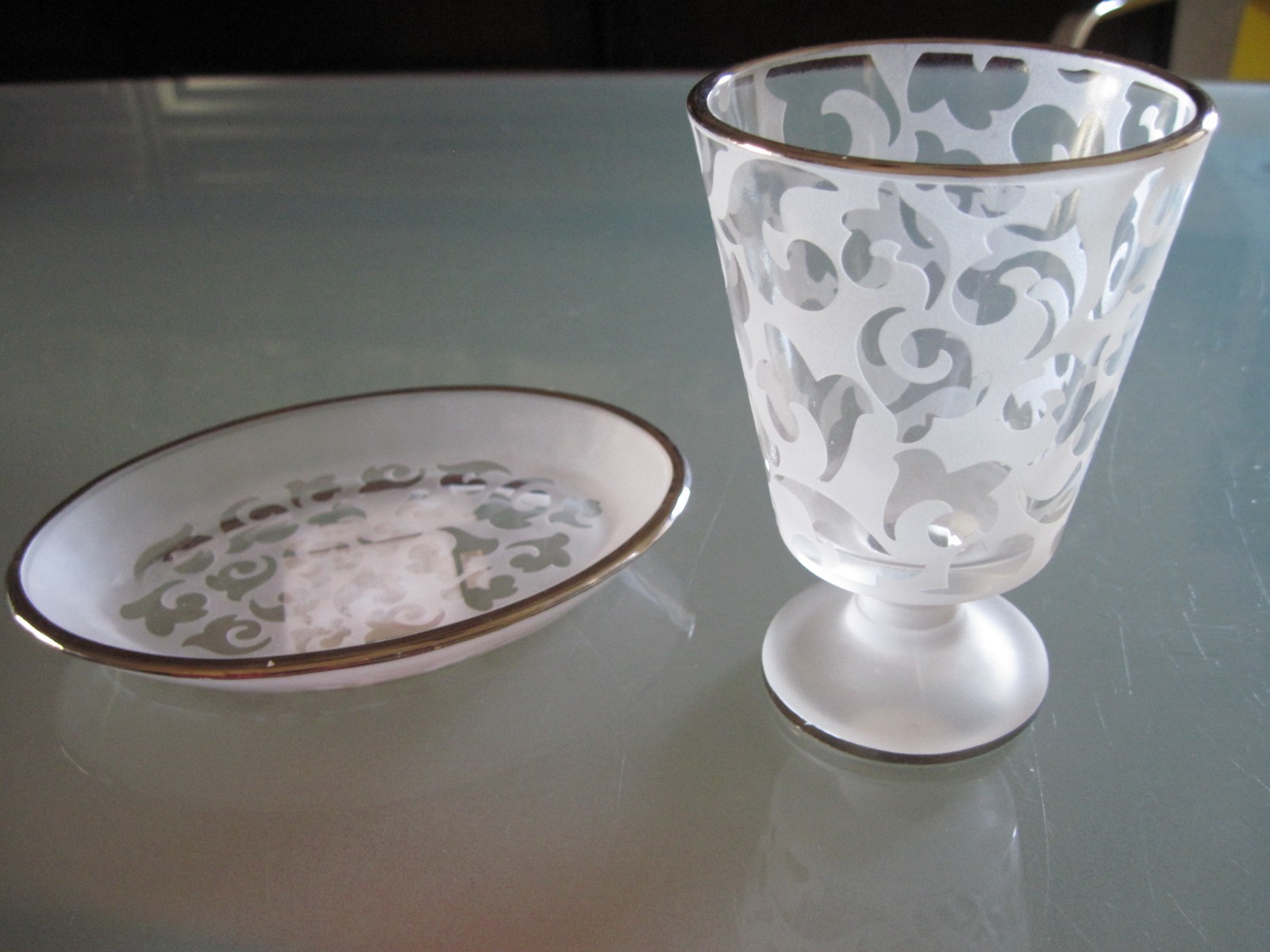 Croscill Bathroom Clear Soap Dish & Mug Set with Silver Rims NEW