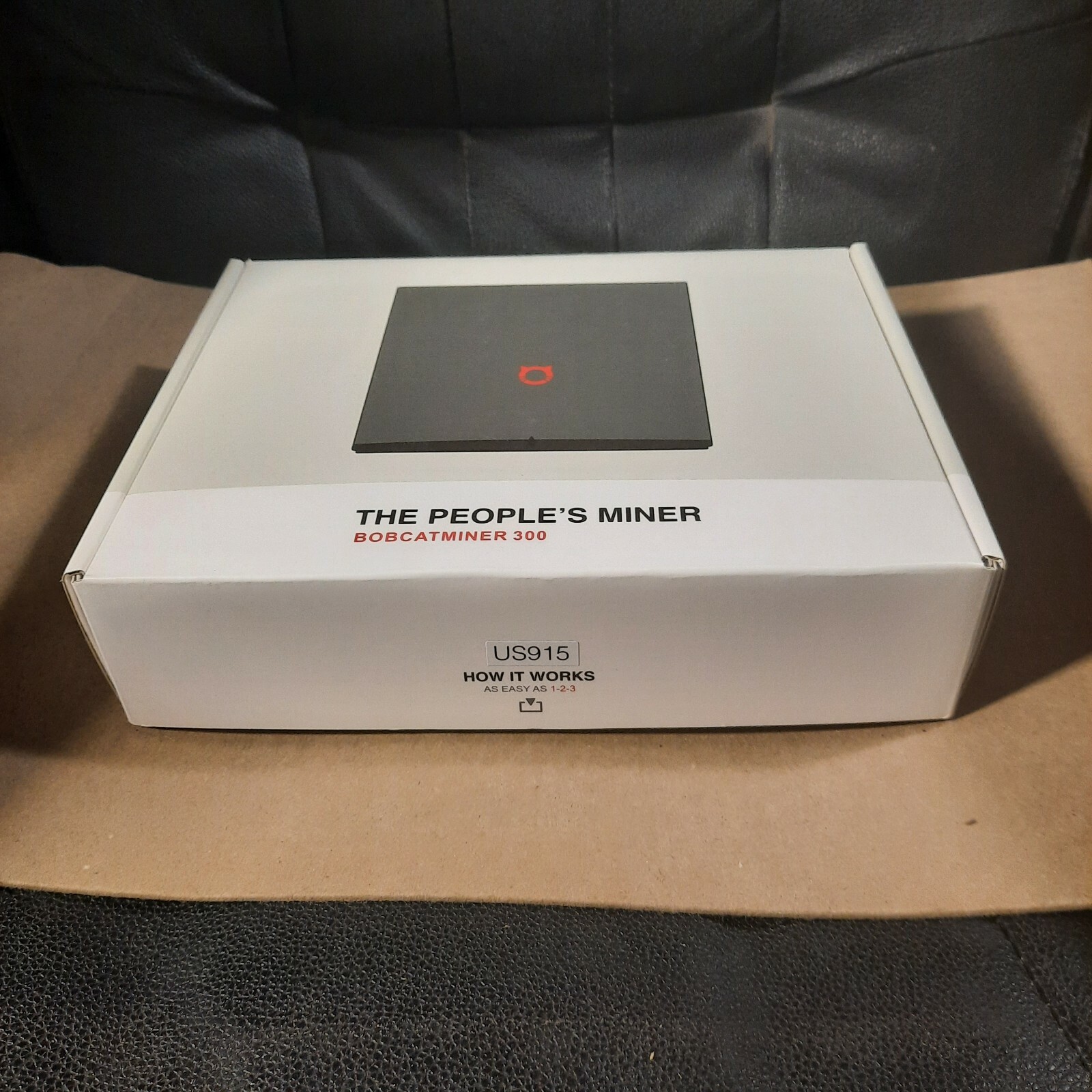 In Hand! New! Bobcat Helium Miner 300 US 915 Mhz Hotspot HNT Miner Ships Fast!