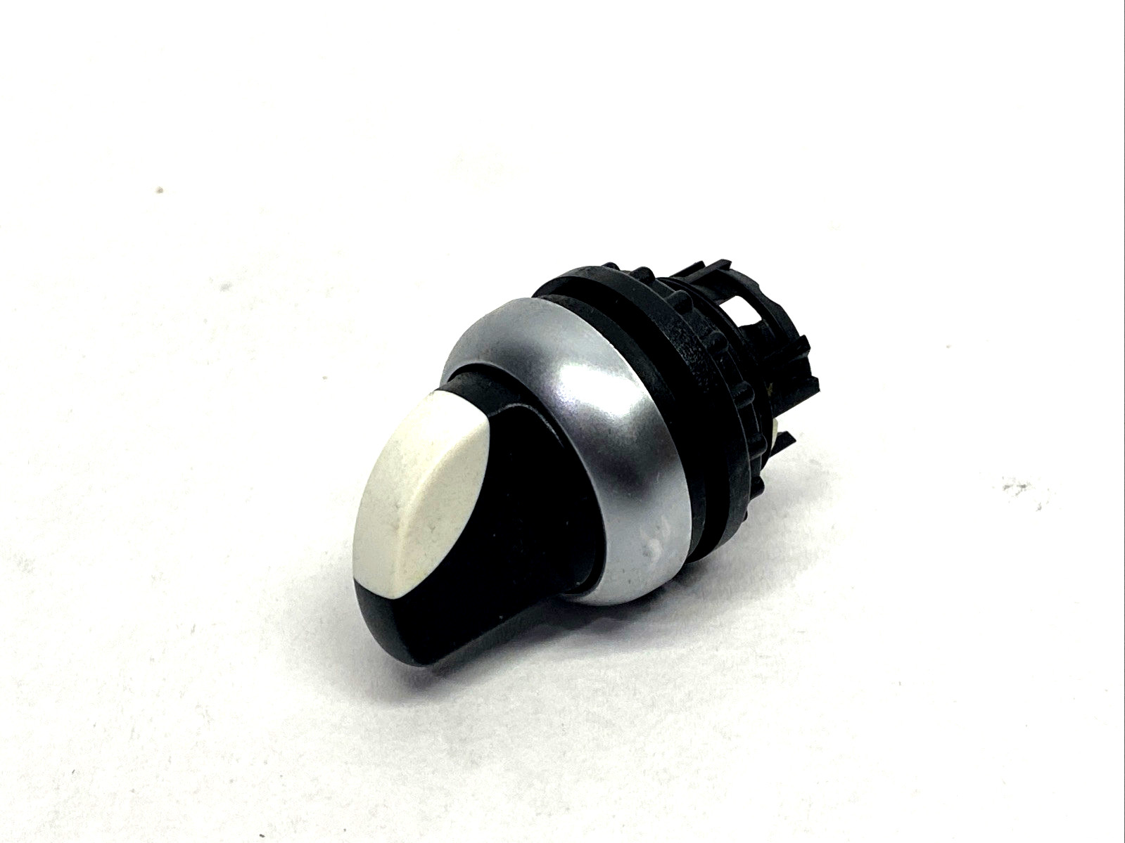 Moeller M22-WKV 2-Position Maintained Selector Switch Operator 22.5mm S-5557