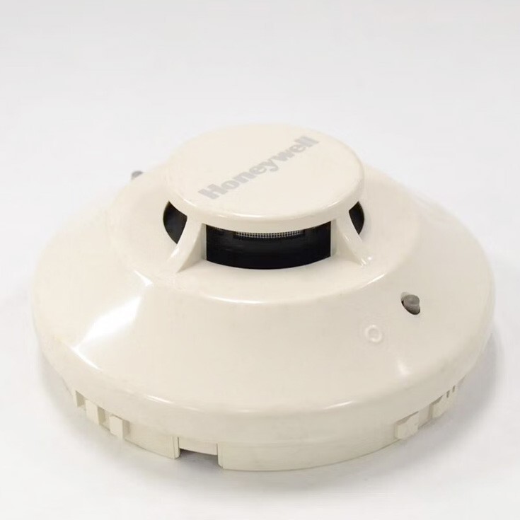 Honeywell TC806B1076 Photoelectric Smoke detector FREE FAST SHIPPING USED